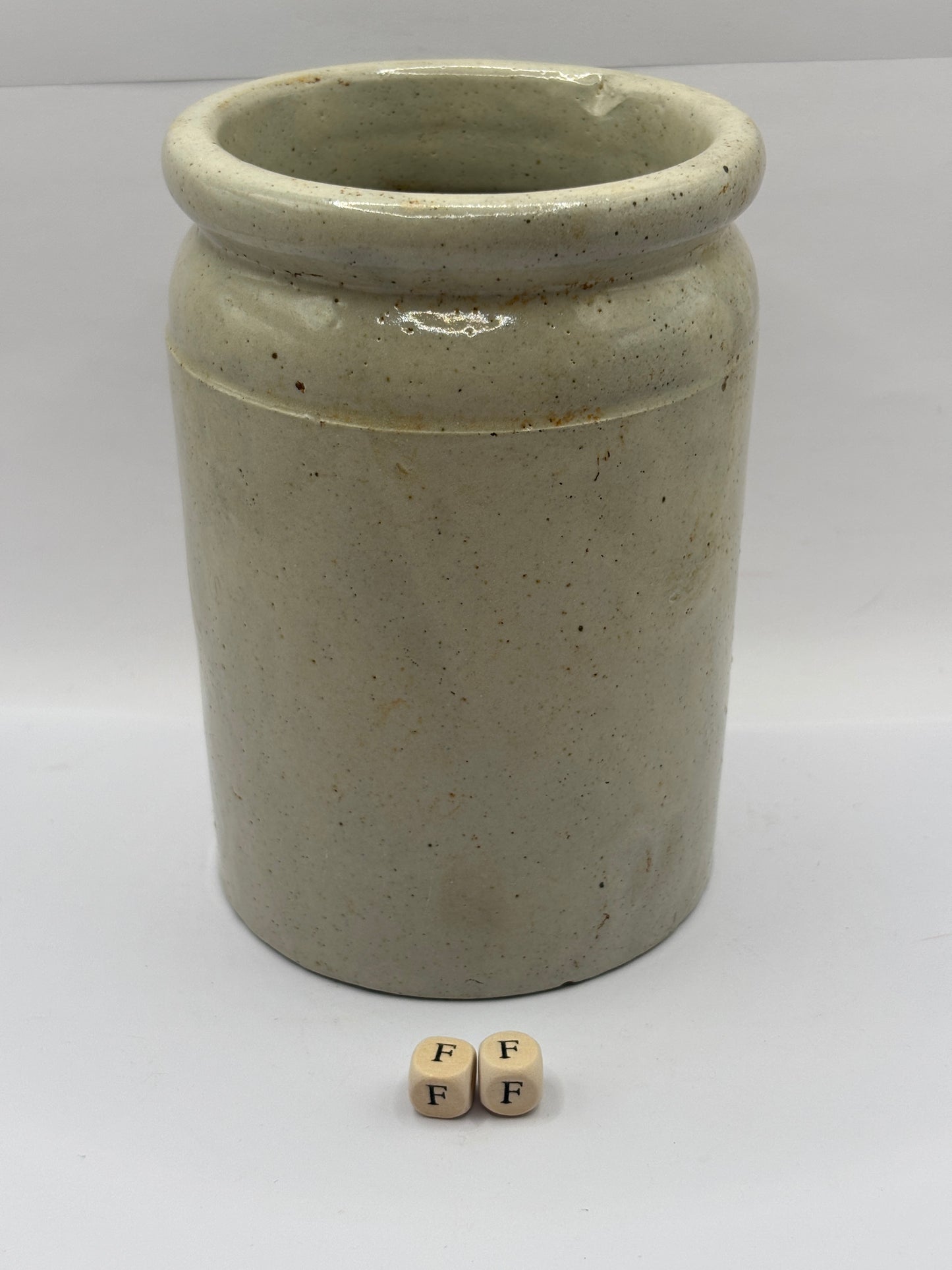 Old 2lb rolled top stoneware jam pot (ff)