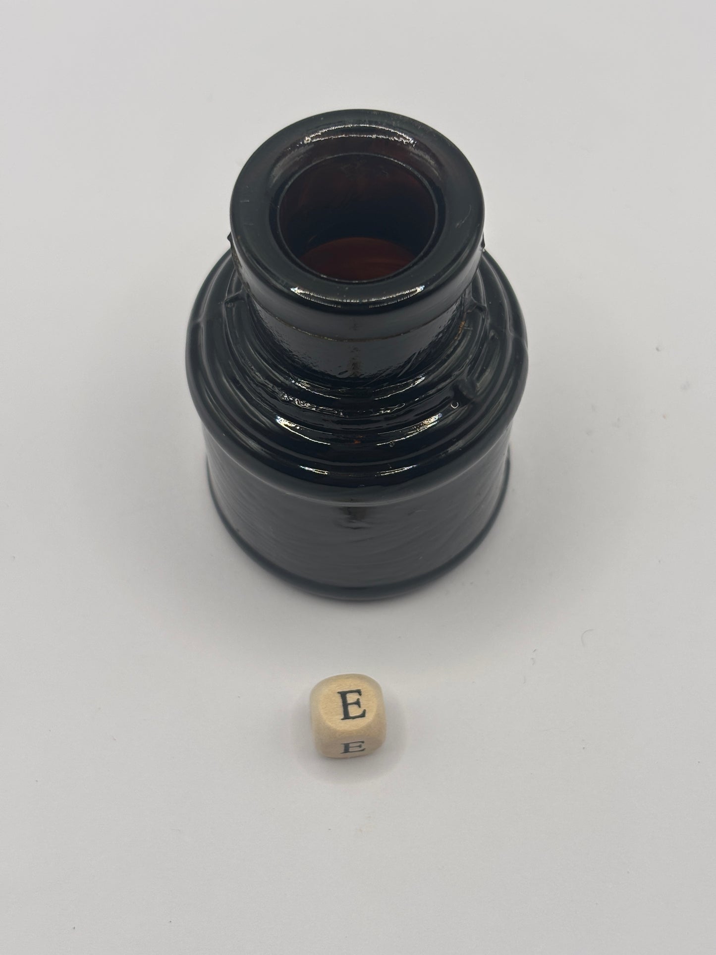 Old amber glass ink bottle, inkwell, penny ink (e)