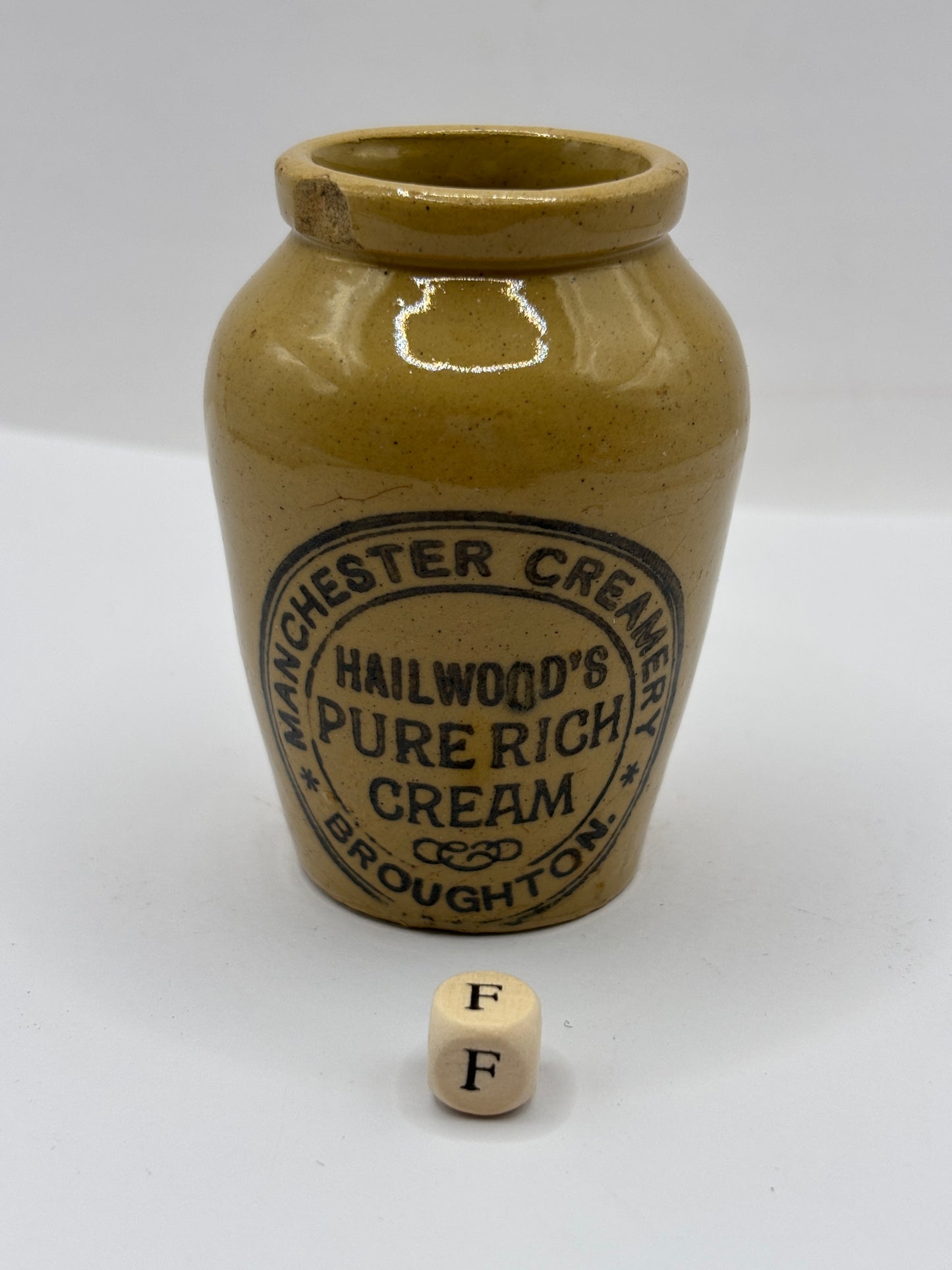Old Manchester advertising cream pot, Manchester creamery Hailwoods cream (F) chipped