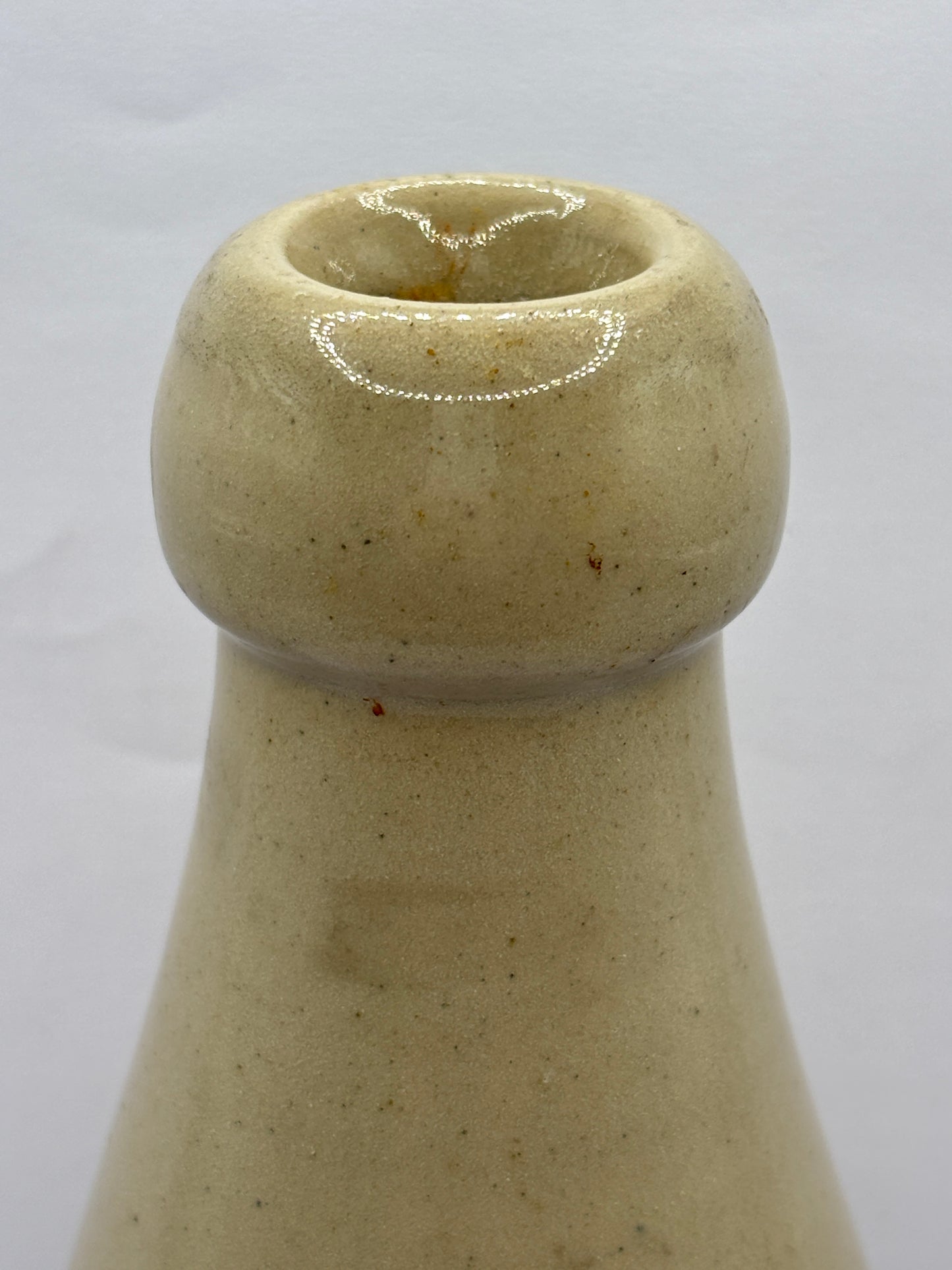 White stoneware ginger beer bottle, Bagdale whitby