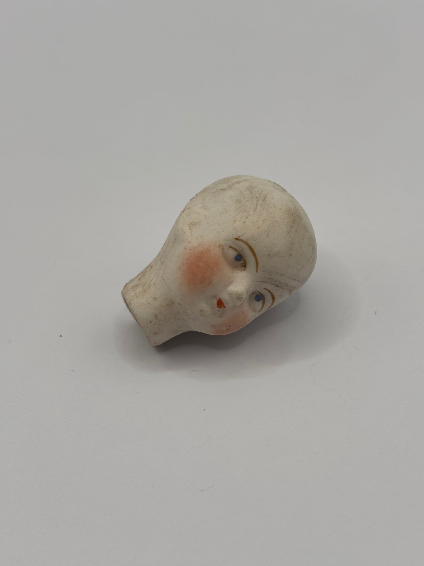 Old mini dolls head 3cms