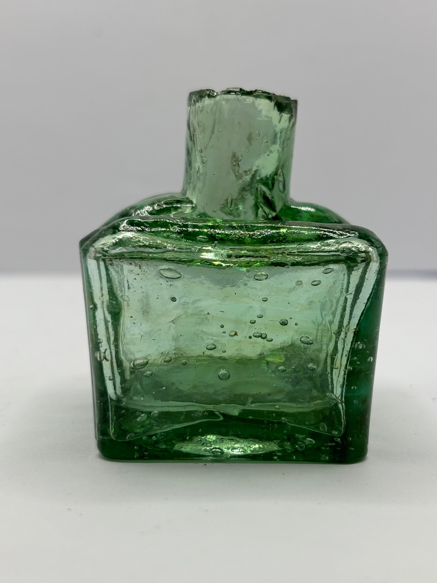 Green square ribbed inkwell