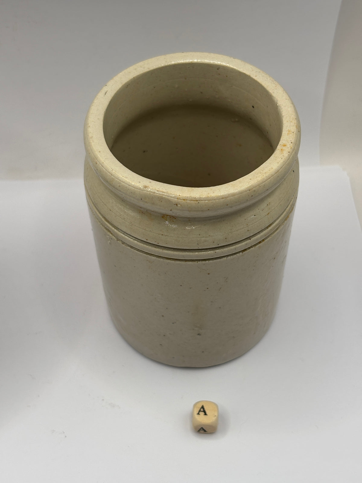 Old 1lb rolled top stoneware marmalade jar (a)