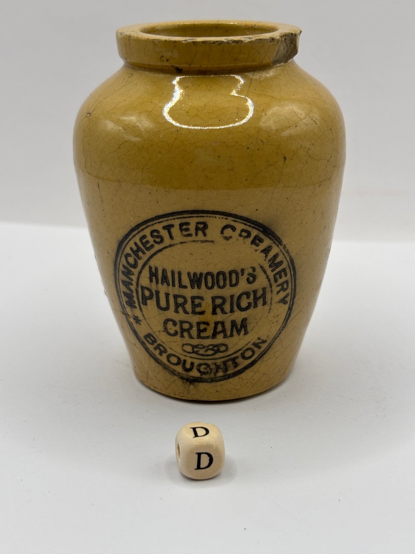 Old Manchester advertising cream pot, Manchester creamery Hailwoods cream (D) chipped