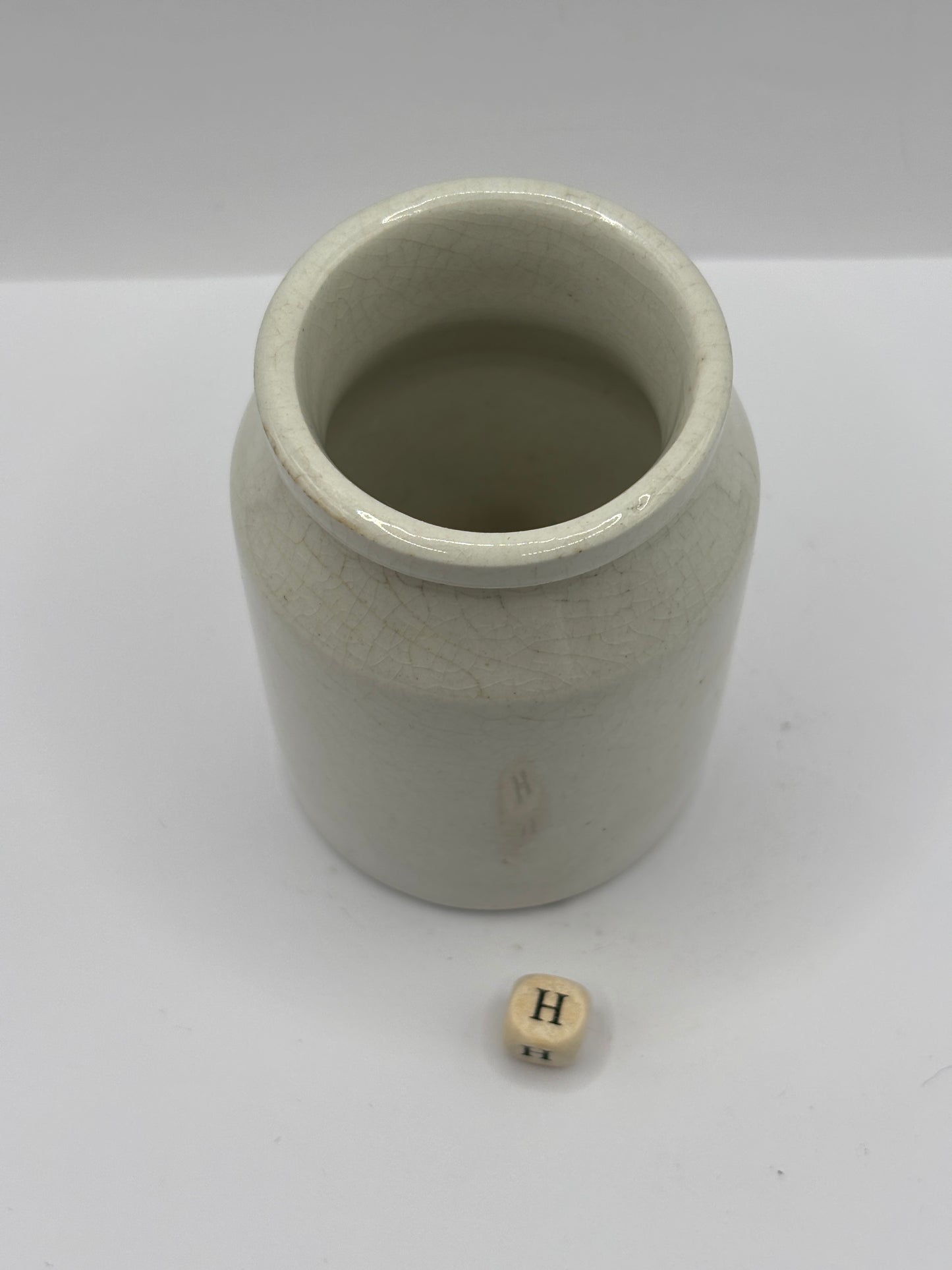 Old stoneware jar, mustard (H)