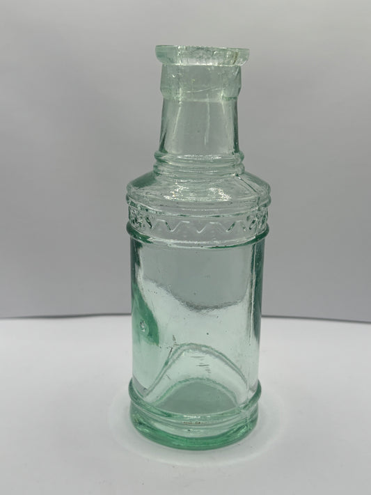 Tall pouring ink bottle