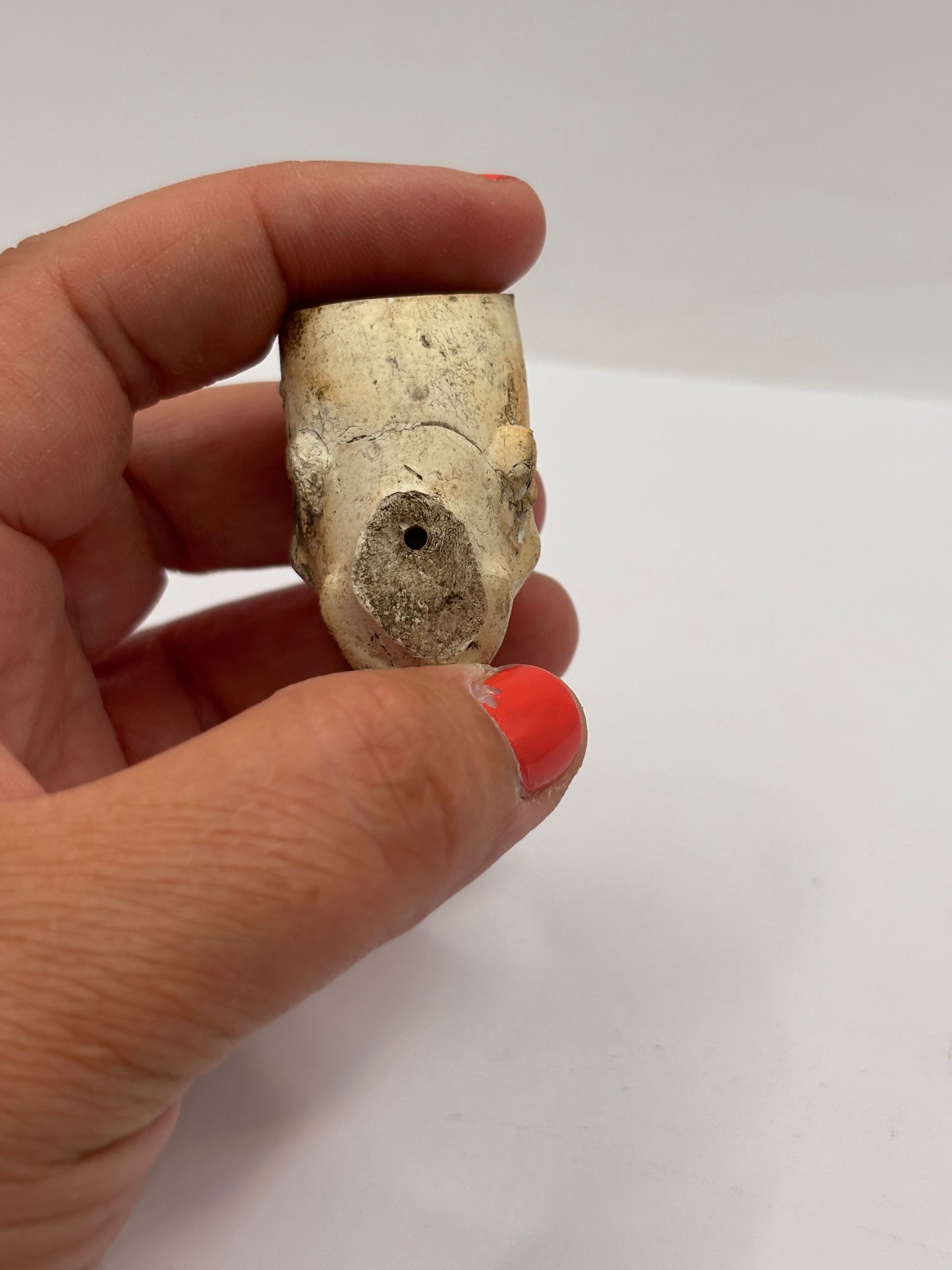 Old figural clay pipe head, pipe bowl. Ally sloper