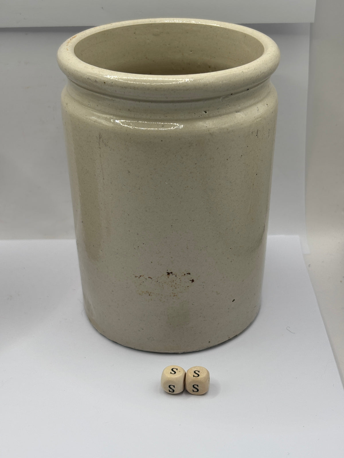 Old 2lb rolled top stoneware jam pot (ss)