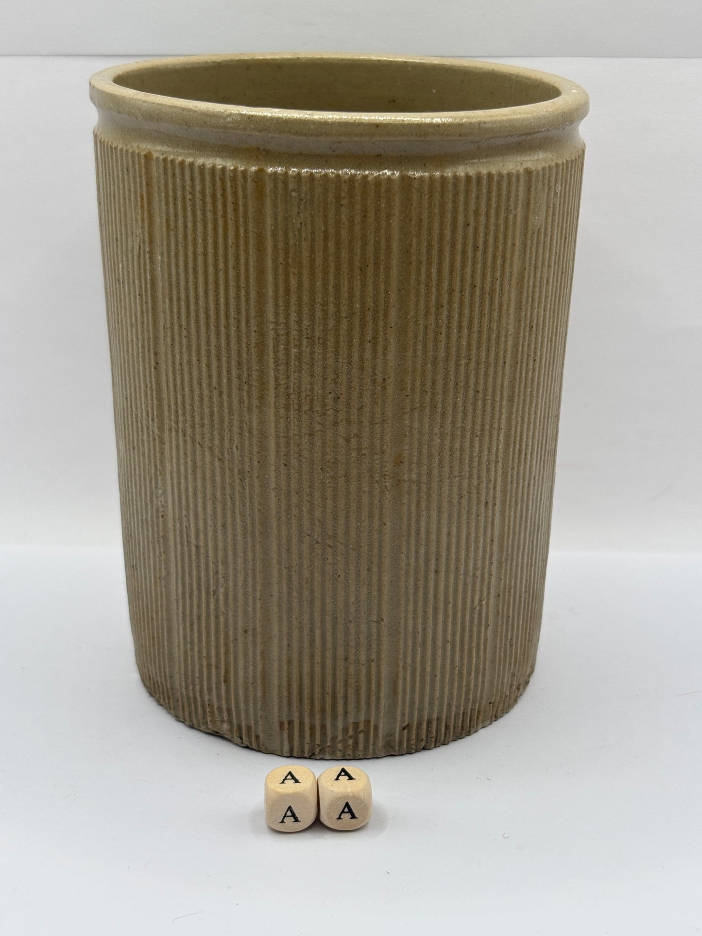 Old 2lb ribbed stoneware jam pot (aa)