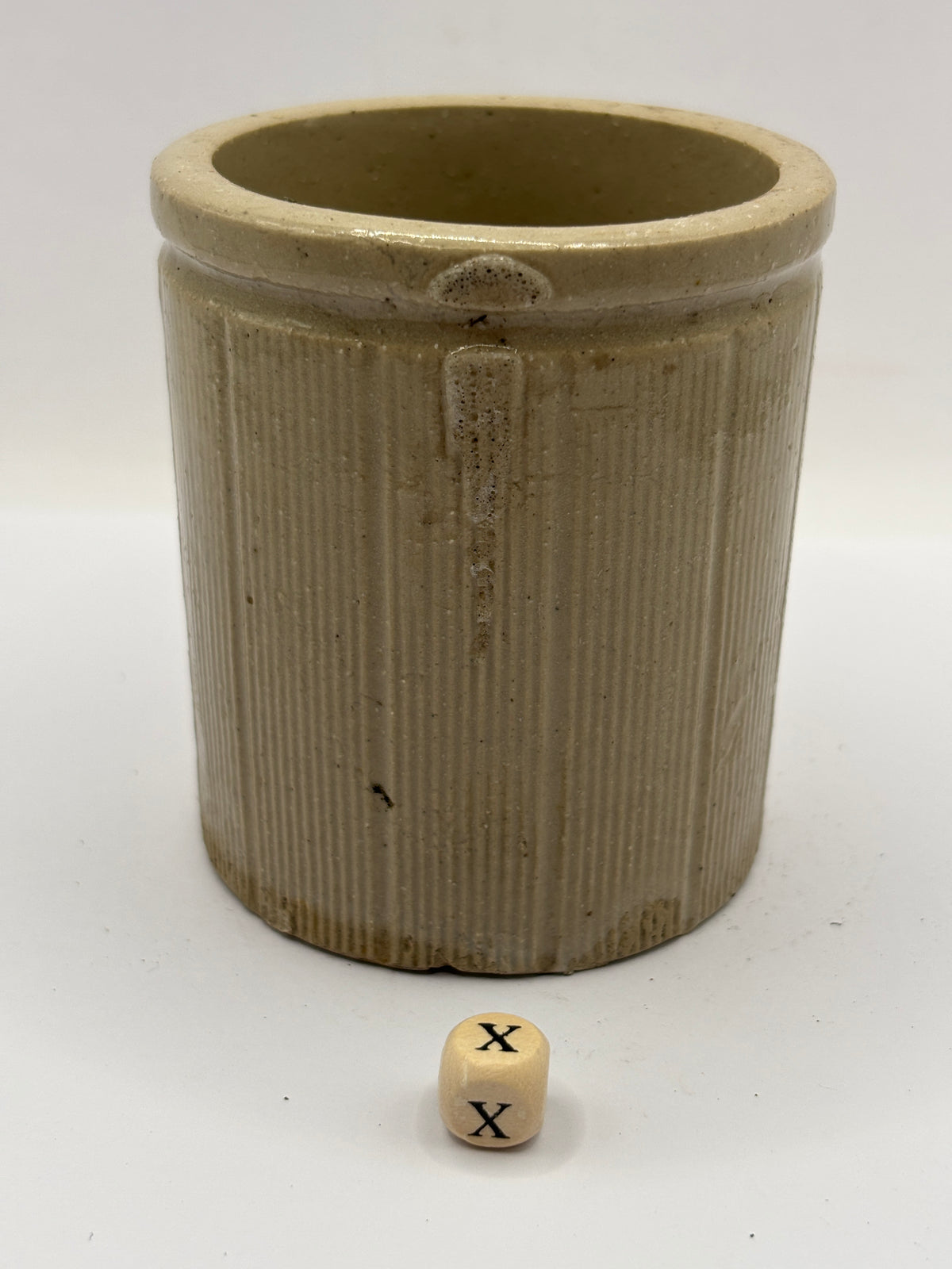 Old small ribbed stoneware jam pot (x)