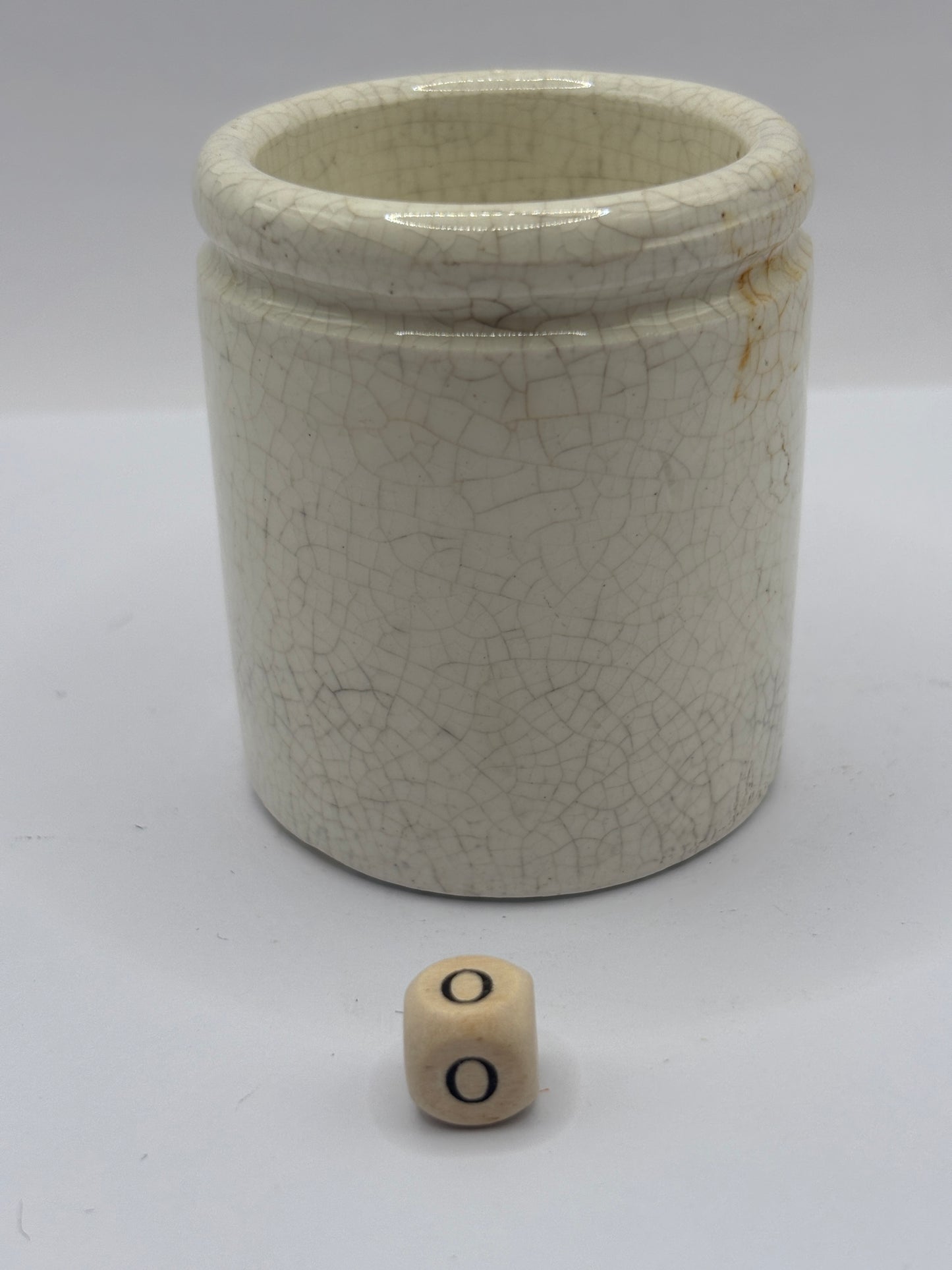 Old small chunky stoneware pot (o)