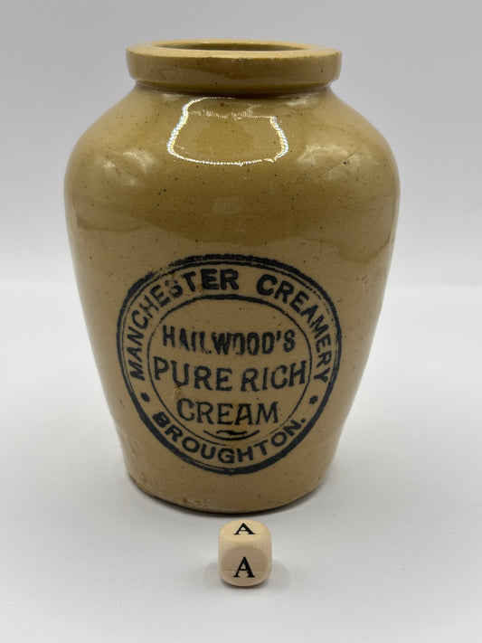 Old Manchester advertising cream pot, Hailwoods rich cream (a)