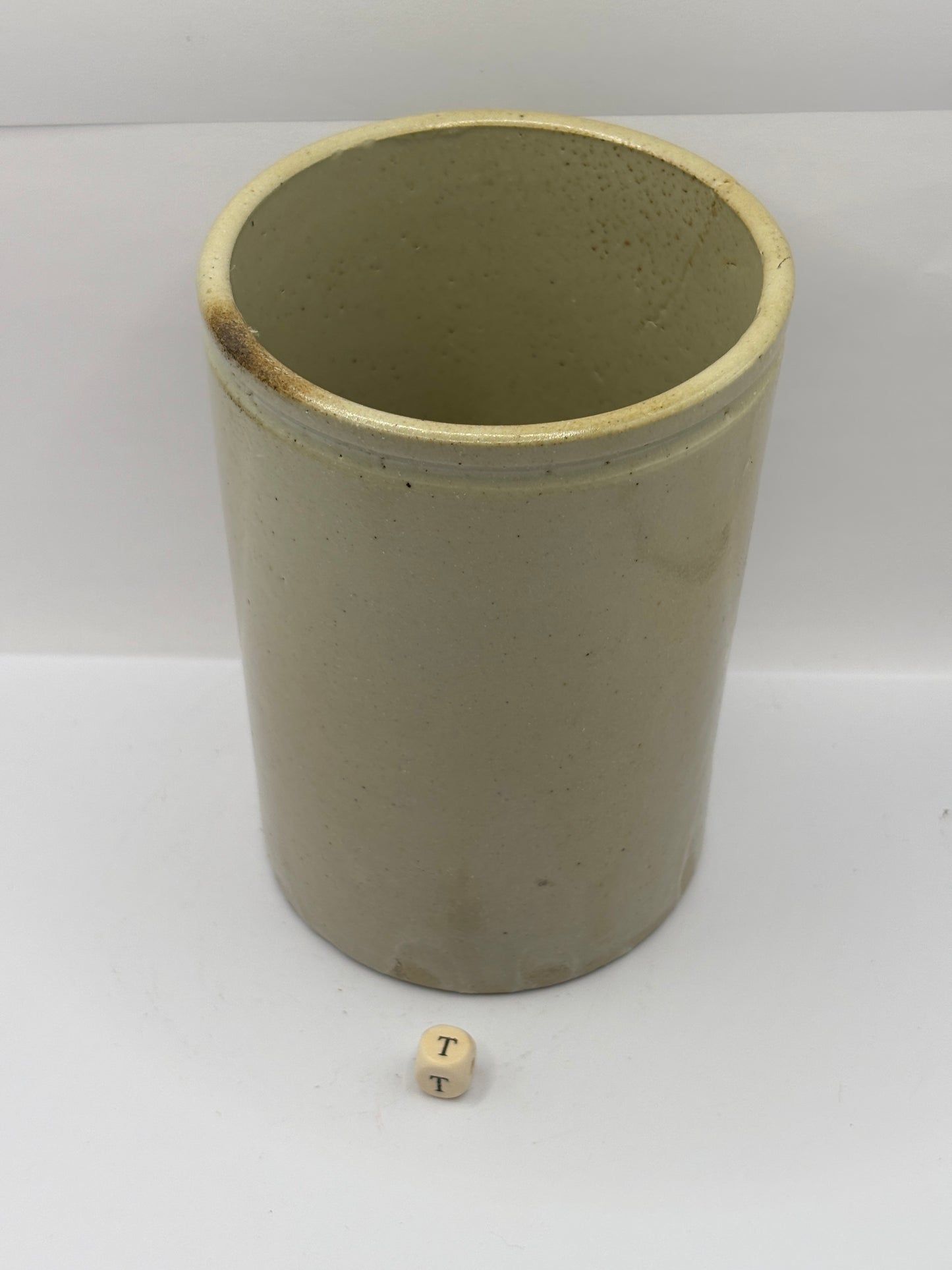 Old 2lb smooth stoneware jam pot (T)