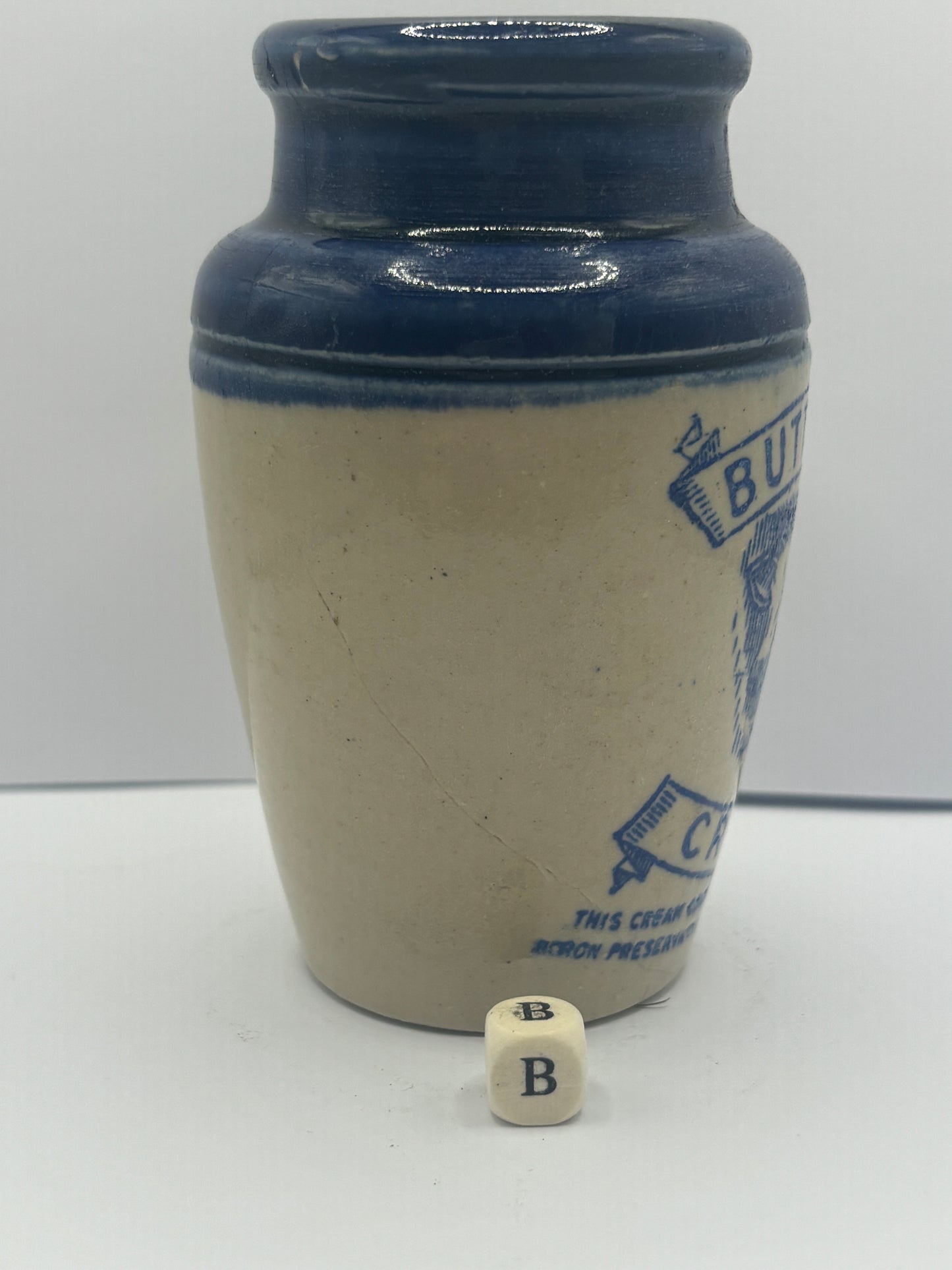 Large buttercup cream dairy pot, cream pot, Damaged (B)