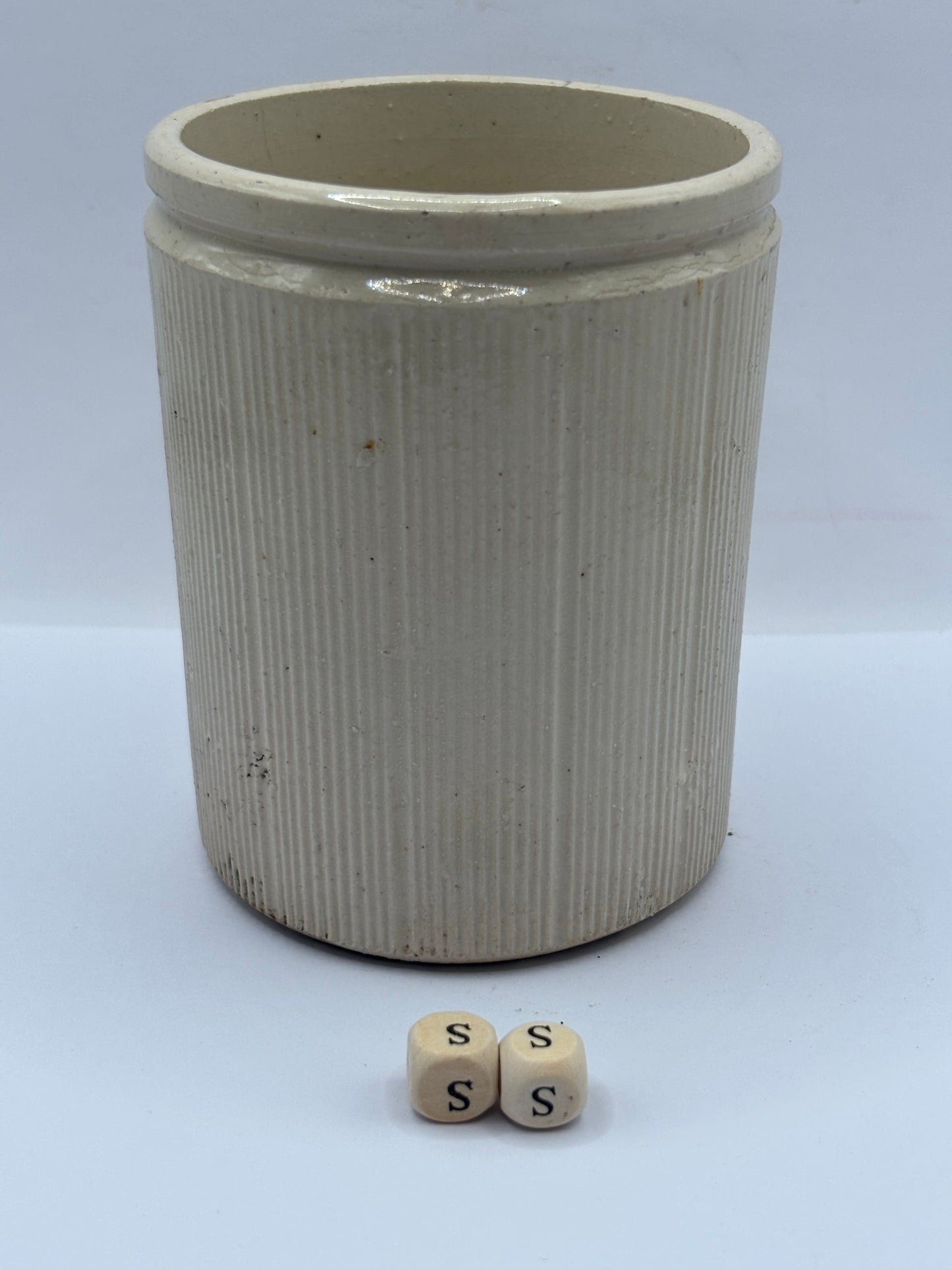 Old 1lb ribbed stoneware jam pot (ss)