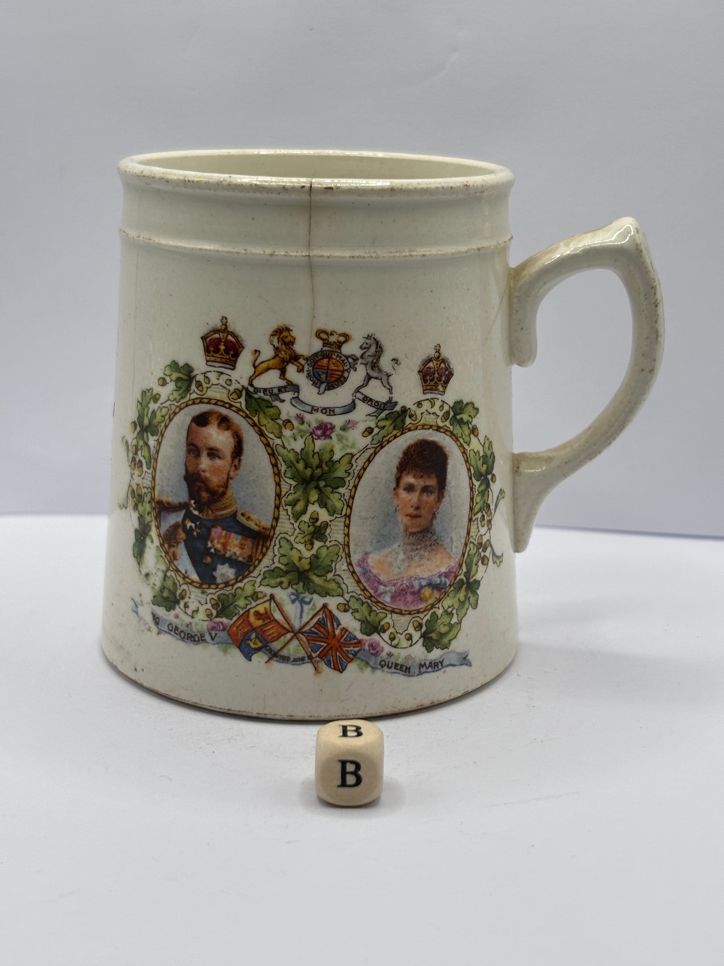 Vintage royalty mug (B)