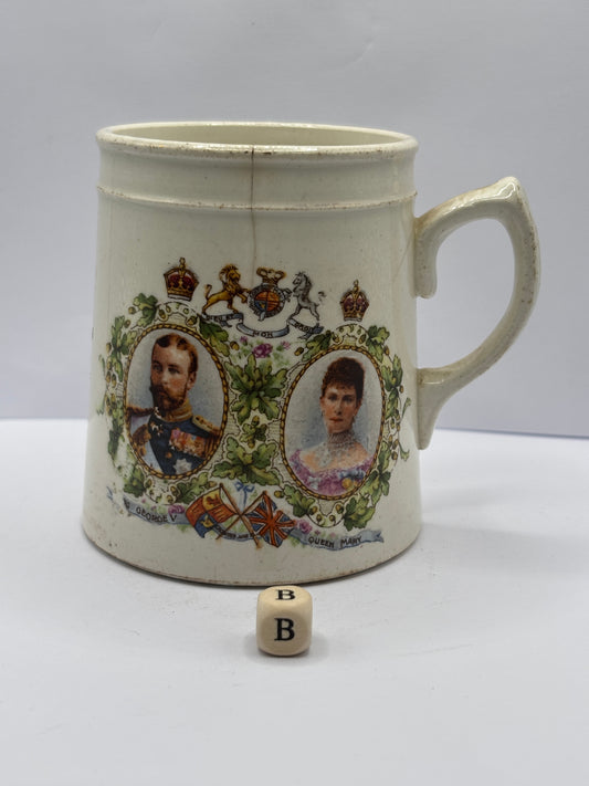 Vintage royalty mug (B)