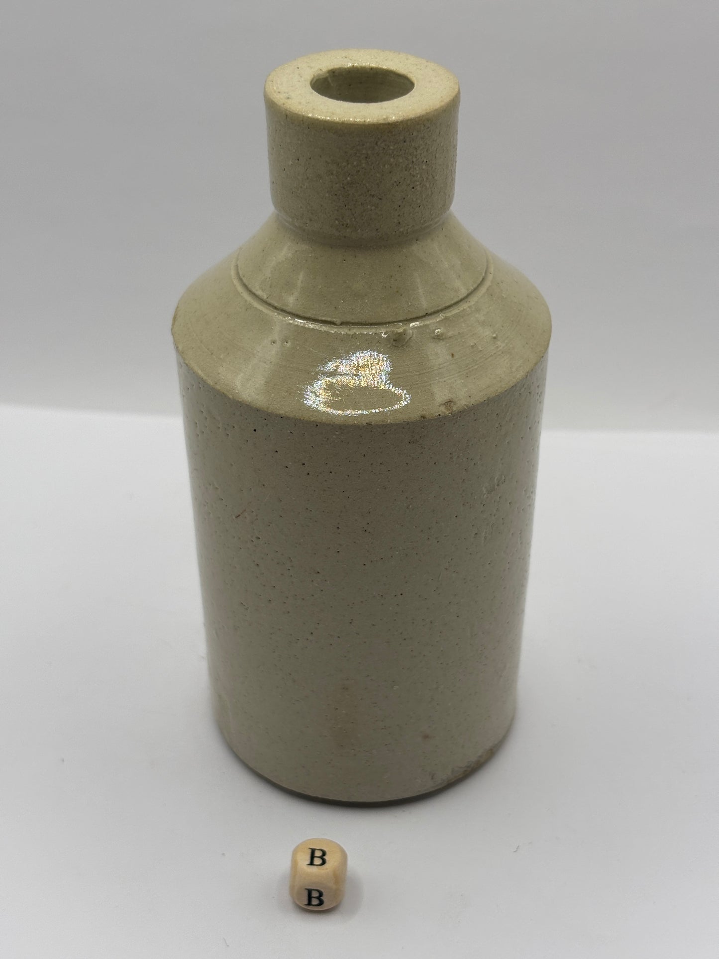 Old stoneware Fish & Ring brand advertising bottle (B)