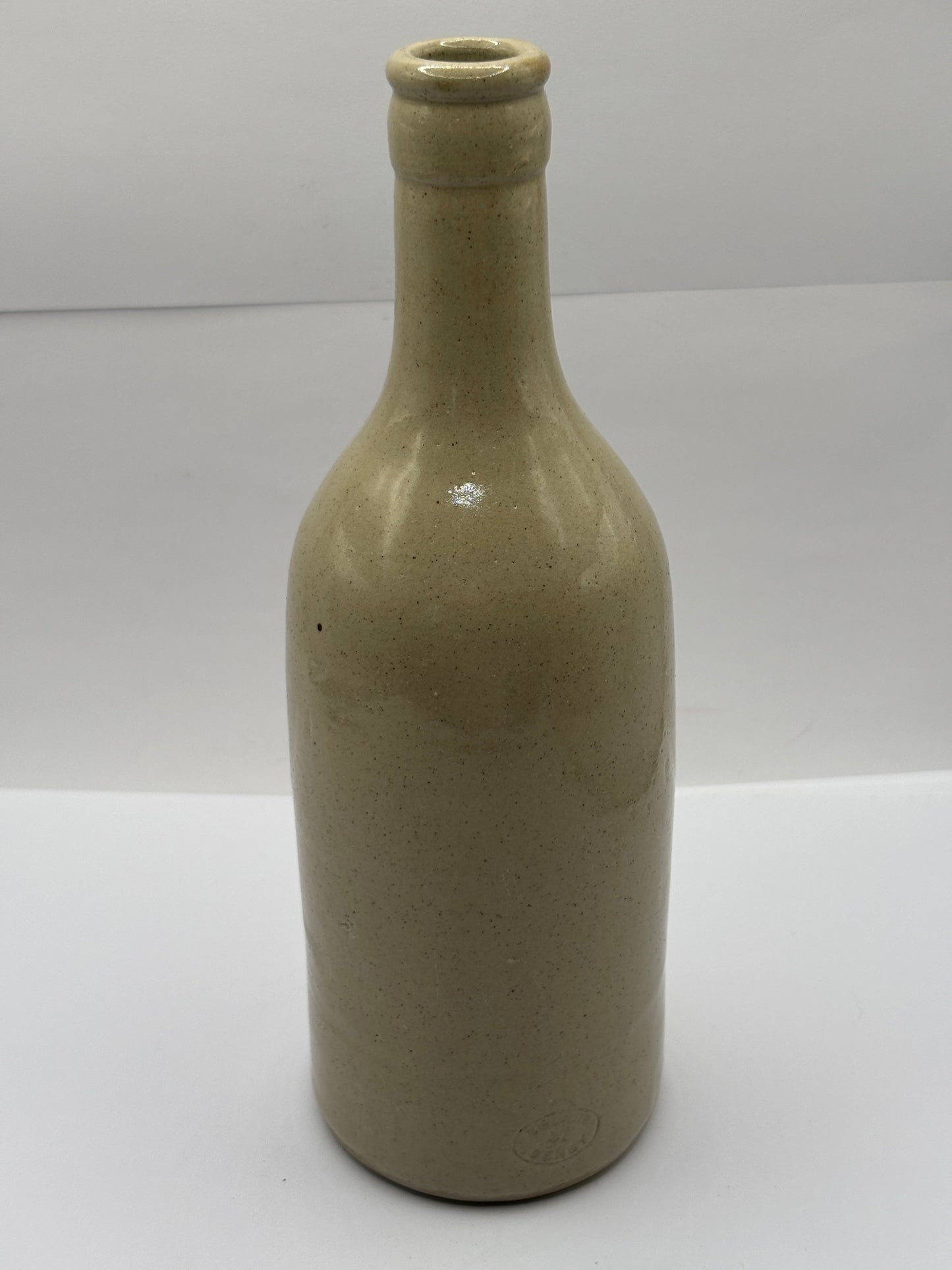 Old white stoneware ginger beer bottle, Harris & Co