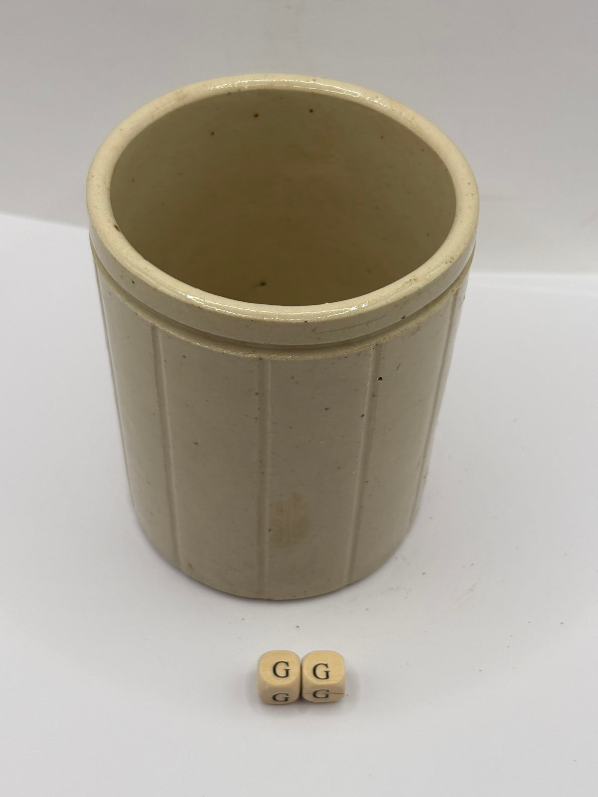 Old 1lb ribbed stoneware jam pot (GG)