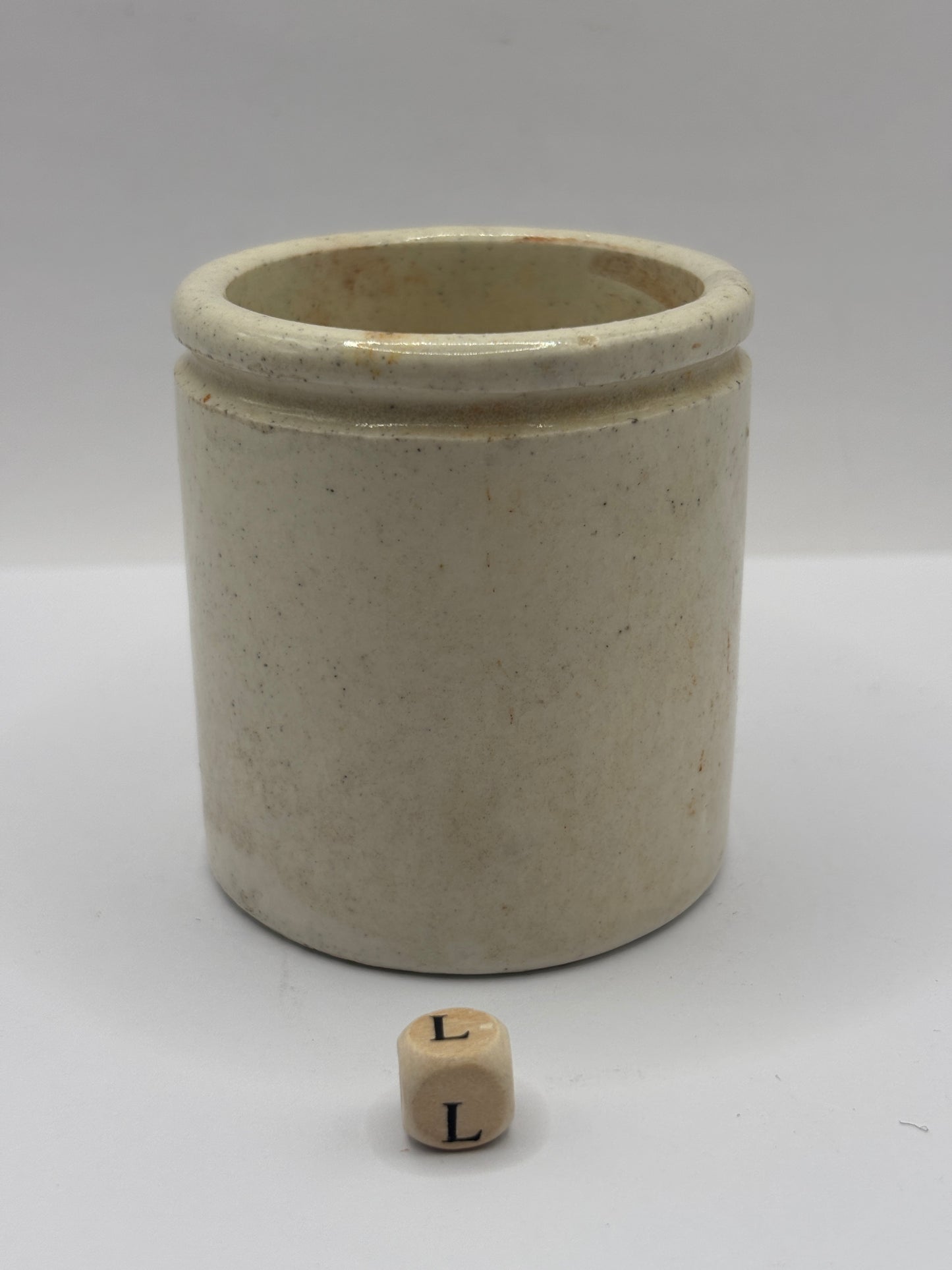 Old small chunky stoneware pot (L)