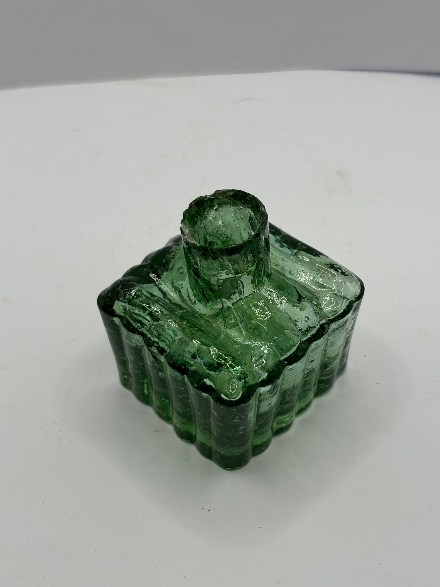 Green square ribbed inkwell