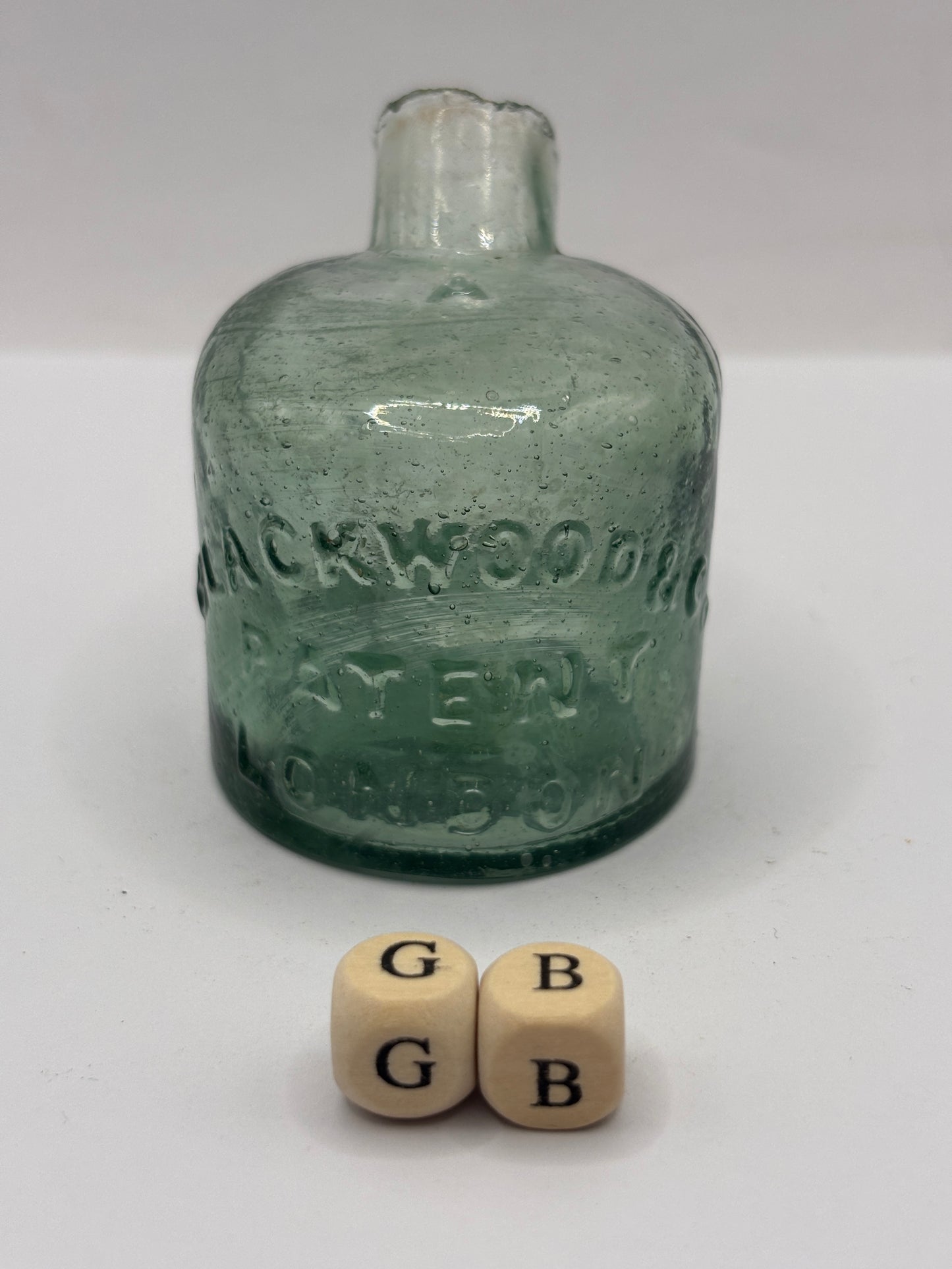 Old advertising inkwell, Blackwood & Co patent London. Igloo ink, inkwell, ink bottle (GB)