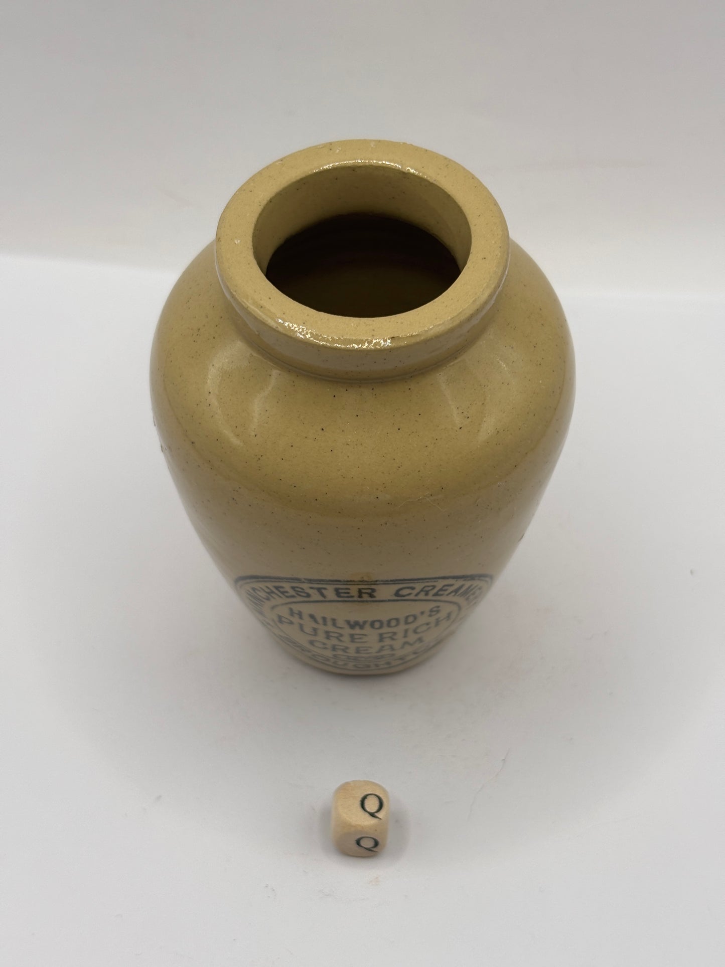 Old advertising cream pot, Manchester creamery Hailwoods (Q)