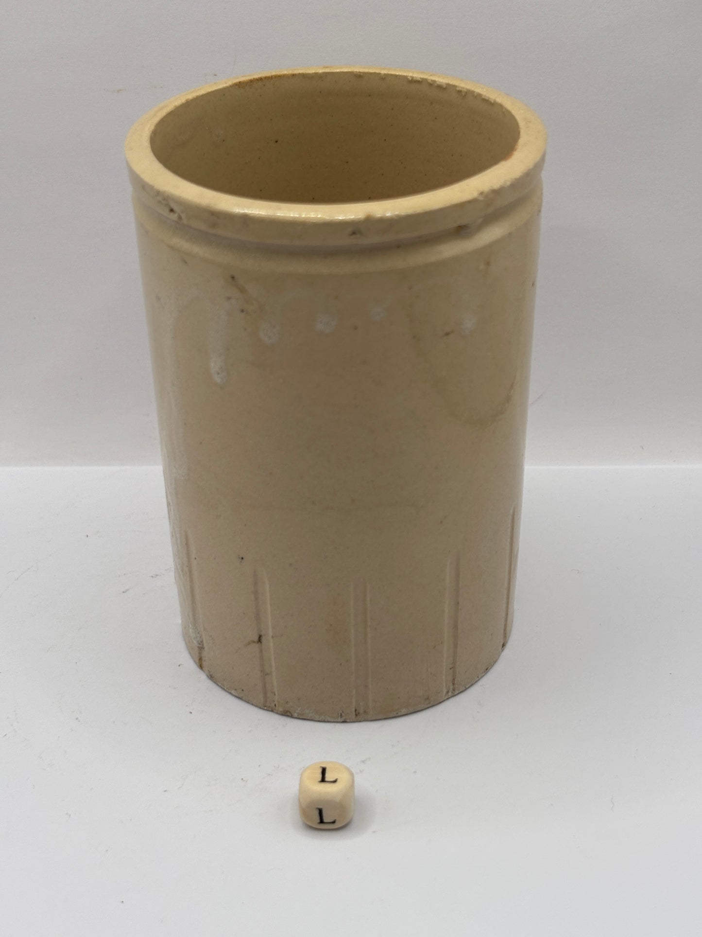 Old 1lb half ribbed stoneware jam pot (L)