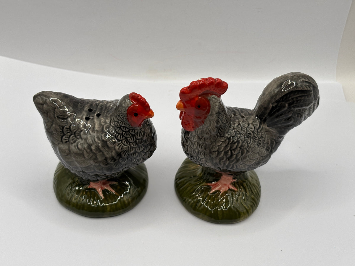 Vintage salt & pepper pots, chickens
