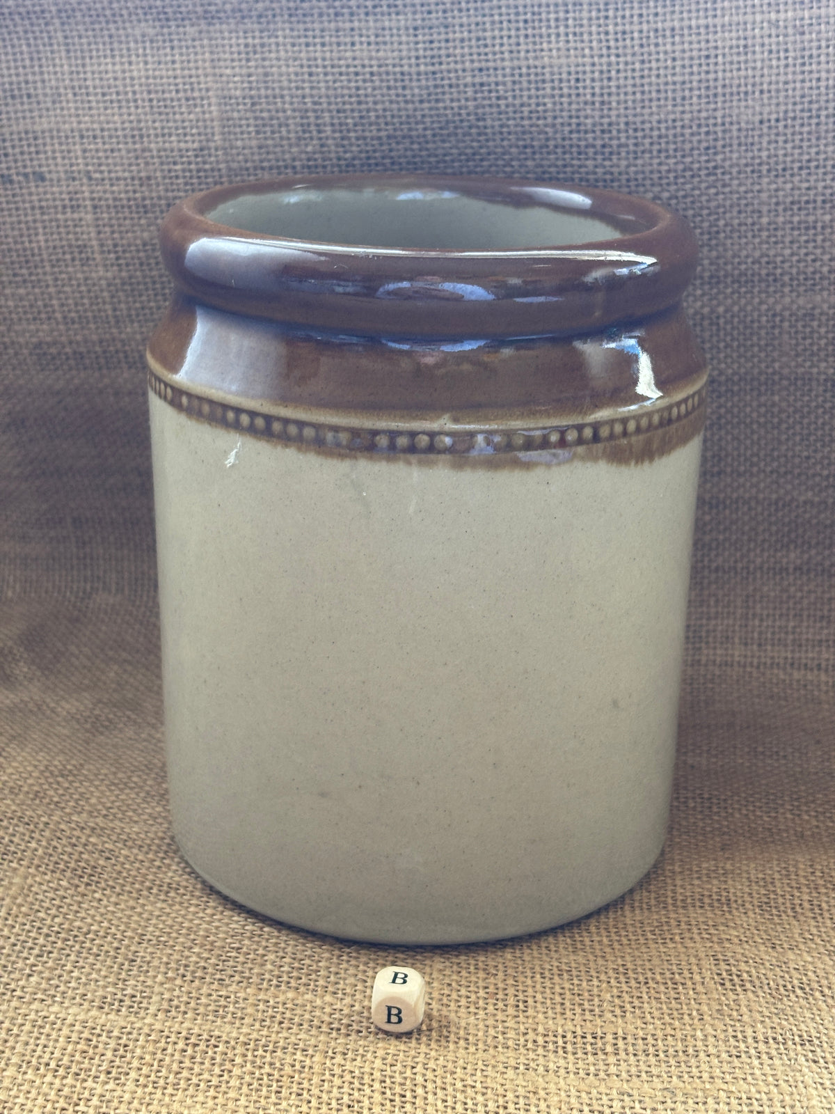 Old stoneware jar/ pantry pot (B)