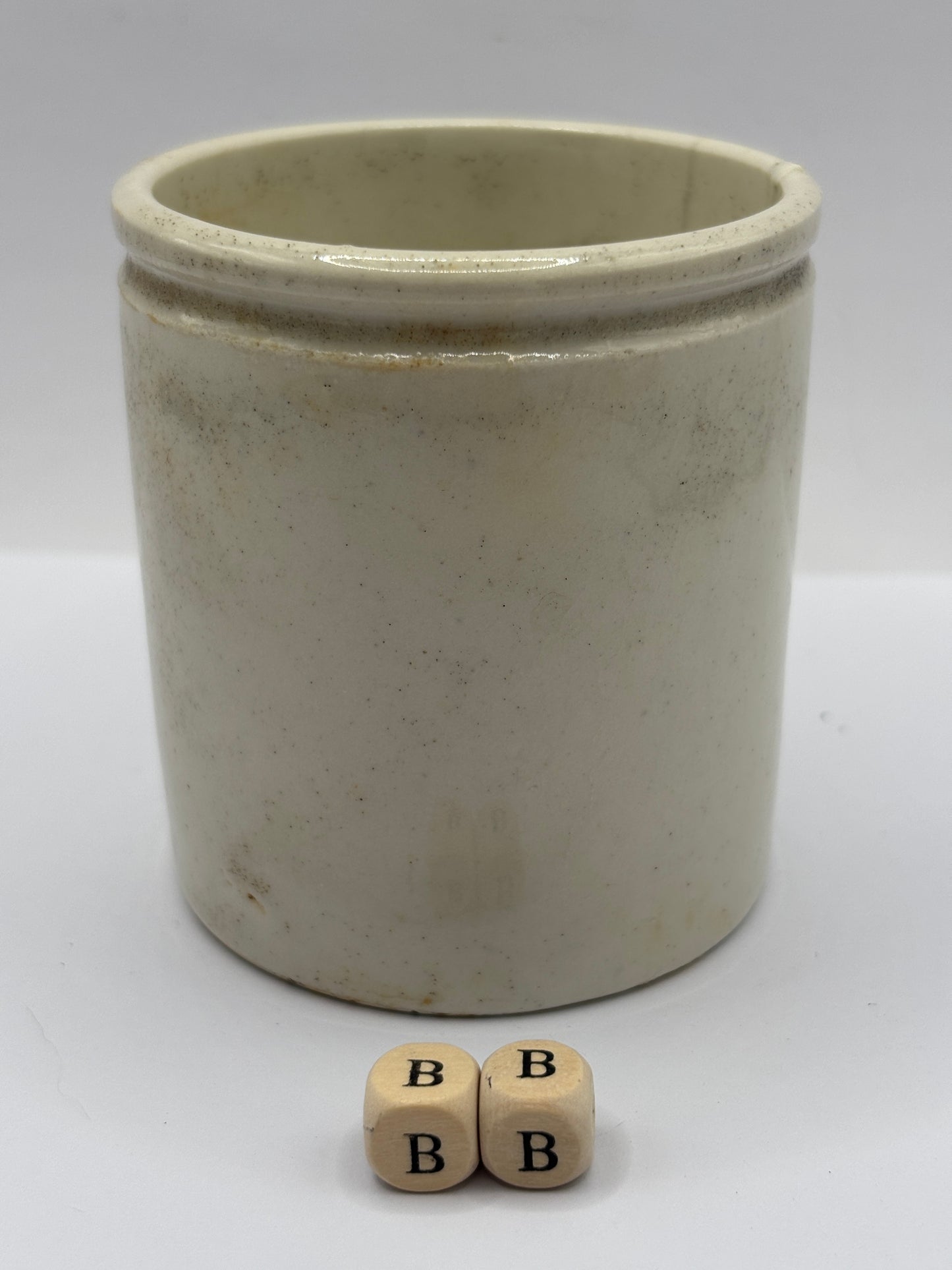 Old chunky stoneware pot (BB) hairline