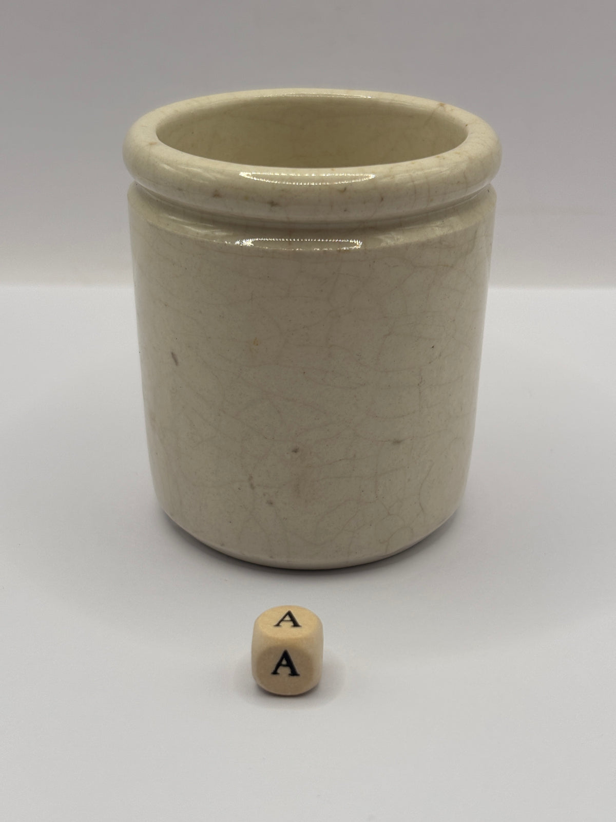 old chunky stoneware pot (a) 7cms
