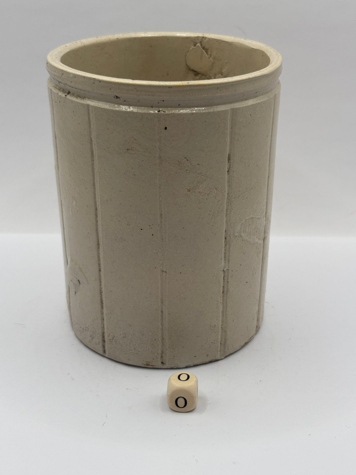 Old 1lb ribbed stoneware jam pot (o)