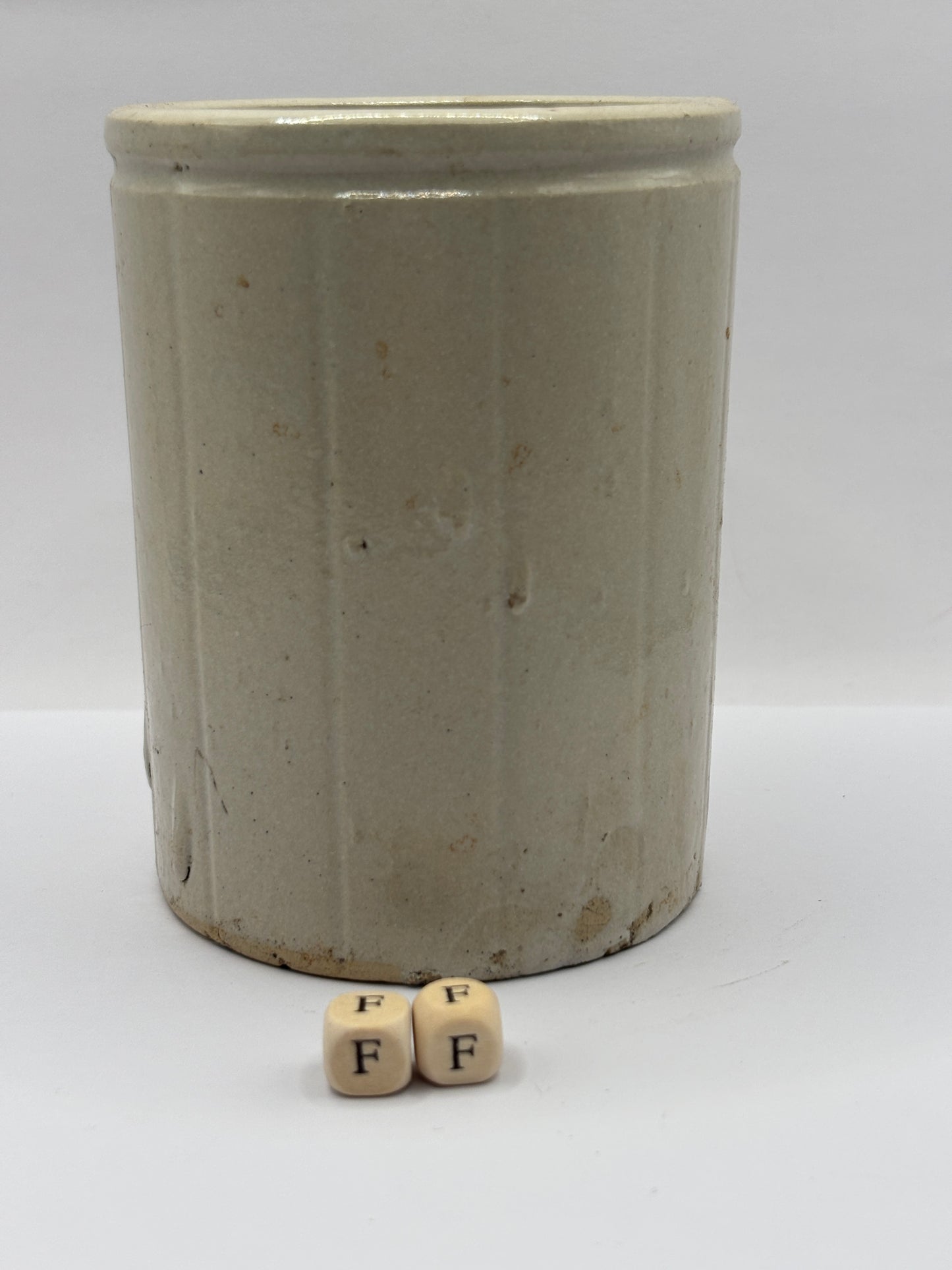 Old 1lb ribbed stoneware jam pot (ff)