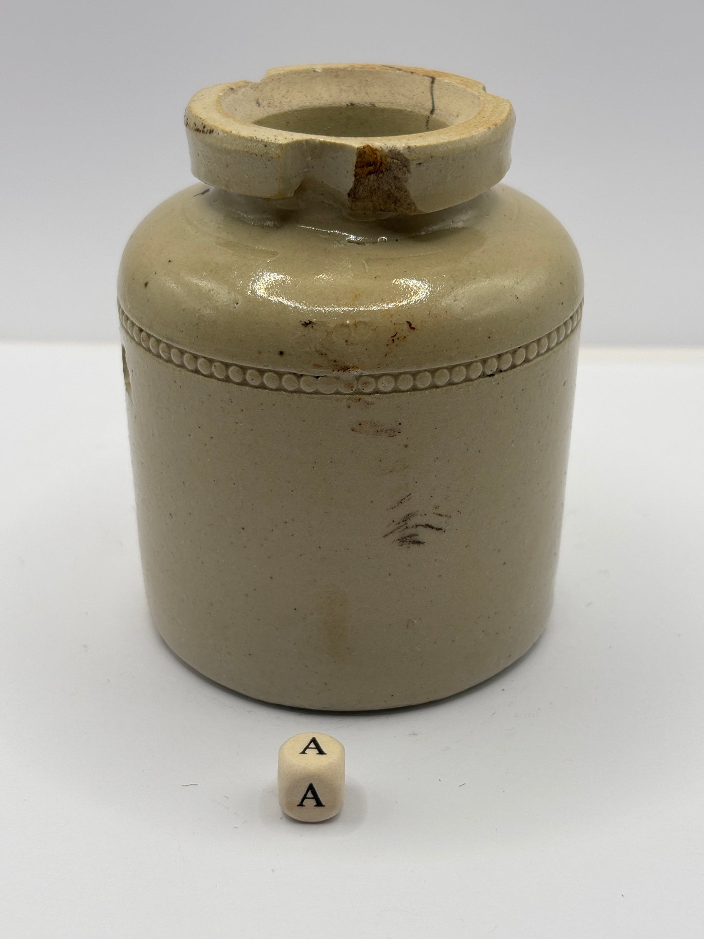 Old stoneware caviare pot (a)