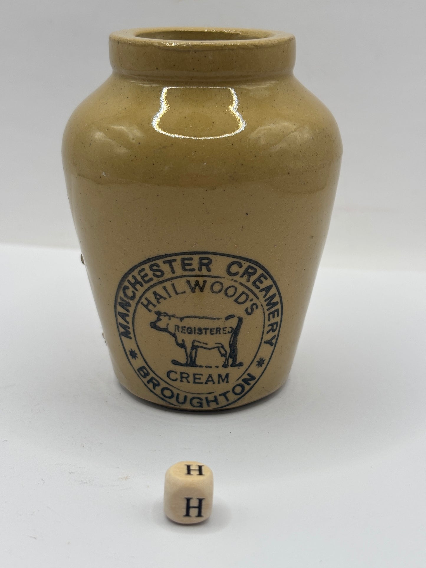 Old advertising cream pot, Manchester creamery Hailwoods (H)