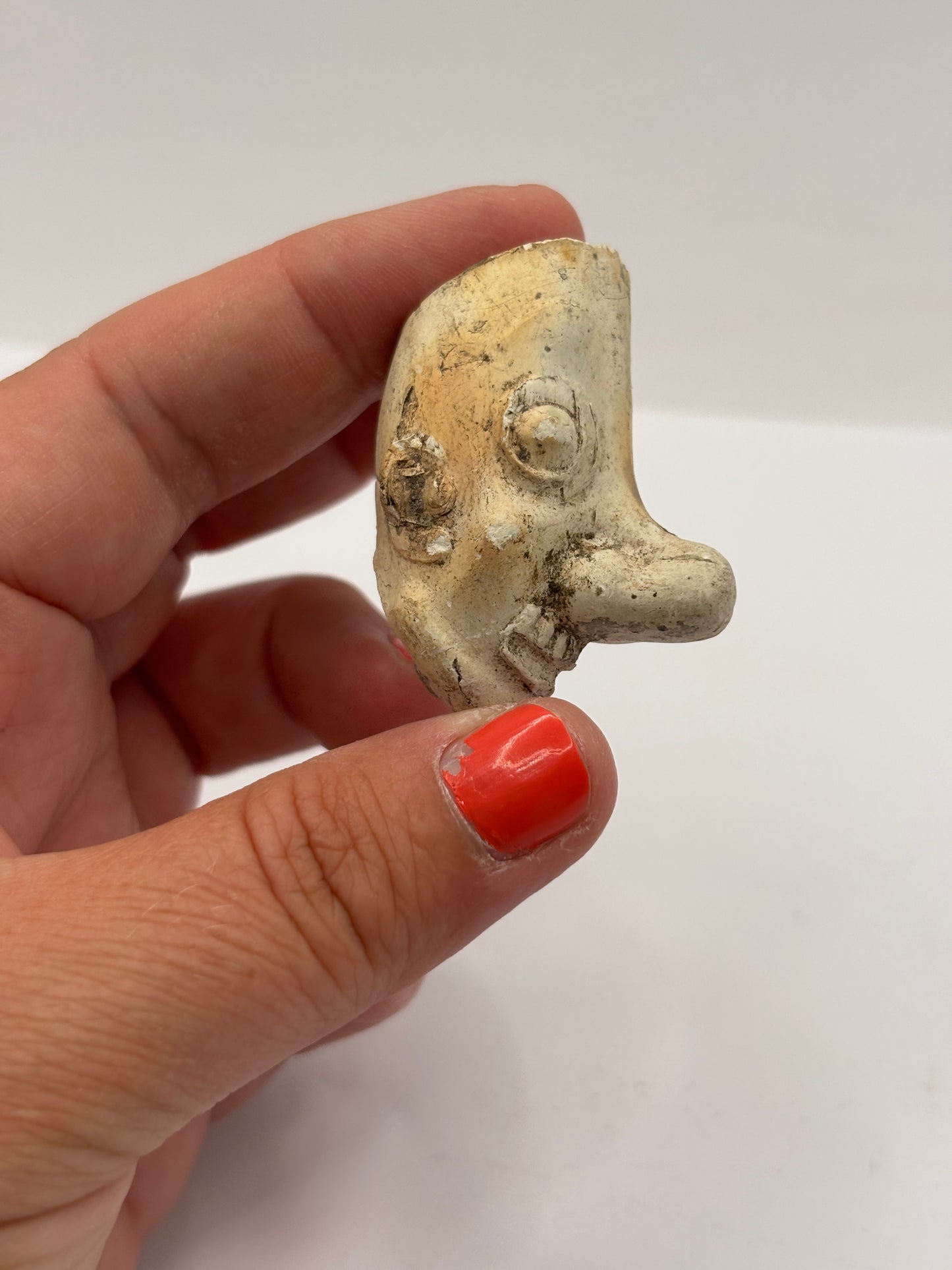 Old figural clay pipe head, pipe bowl. Ally sloper