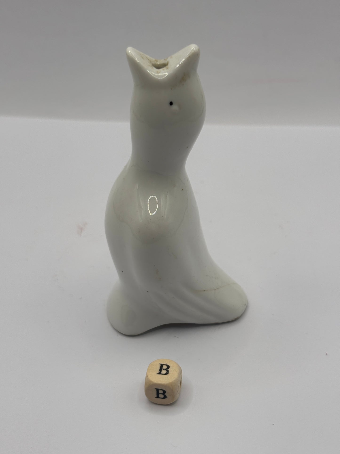 Old bird pie funnel (B)