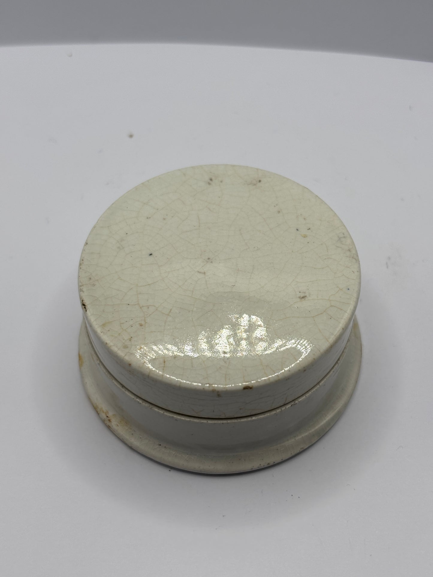 Old plain pot lid and base