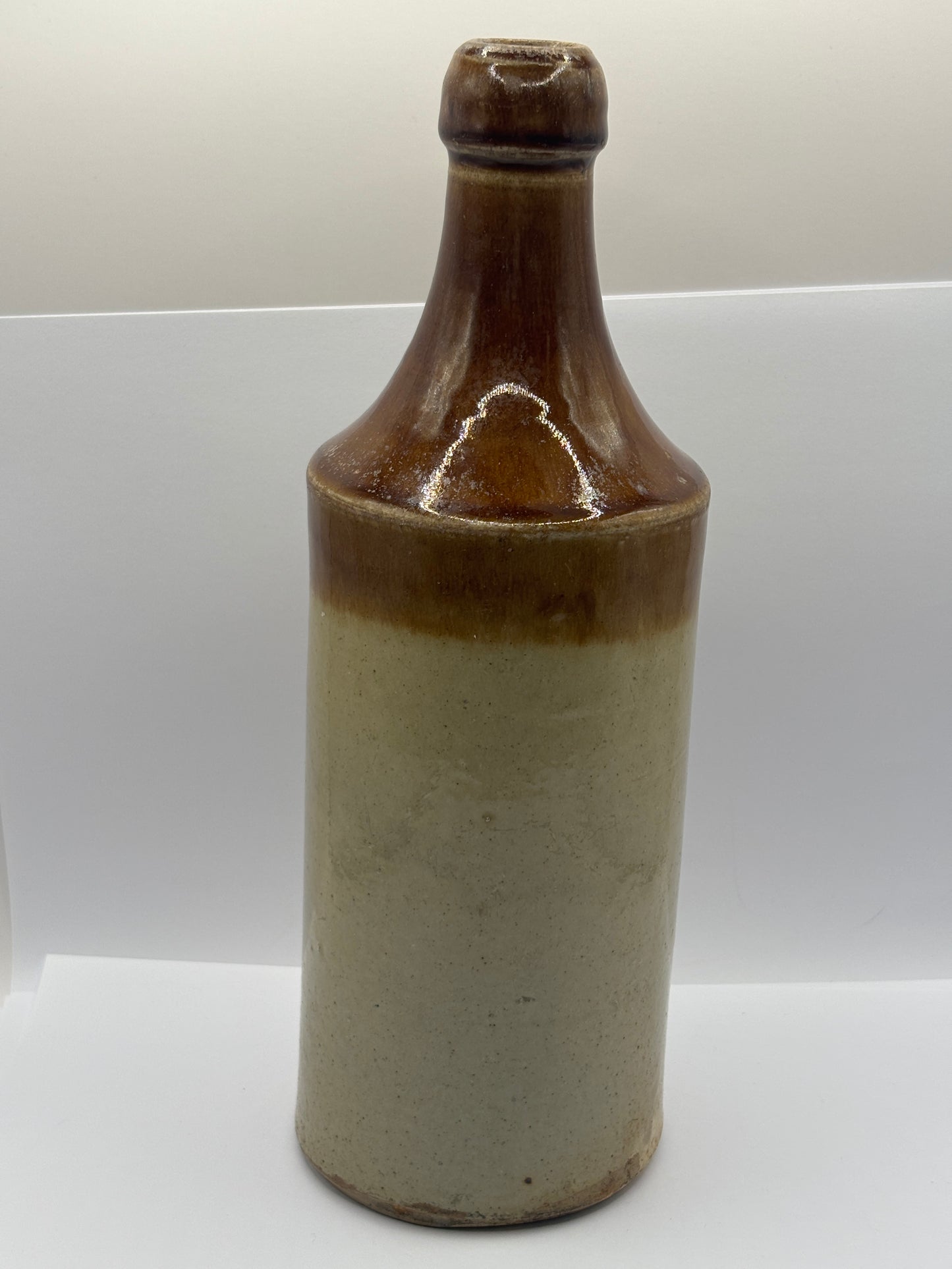 Old Lincoln stoneware bottle. porter. Whitton & ashley