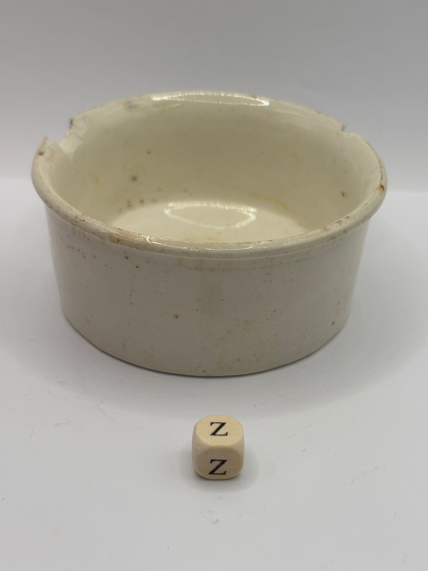 Old Plumtree advertising meat paste pot. Damaged (zz)