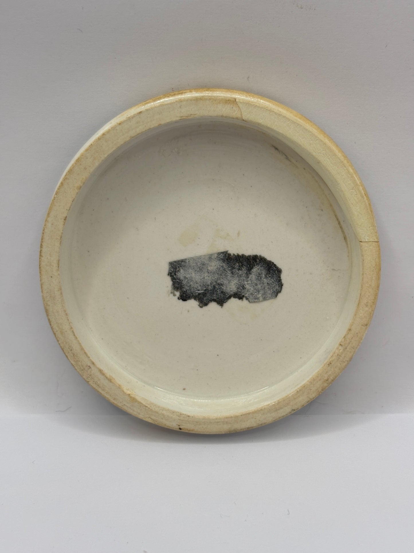 Old advertising lid, Pomade Sylphides. Army & navy toilet club. Repaired