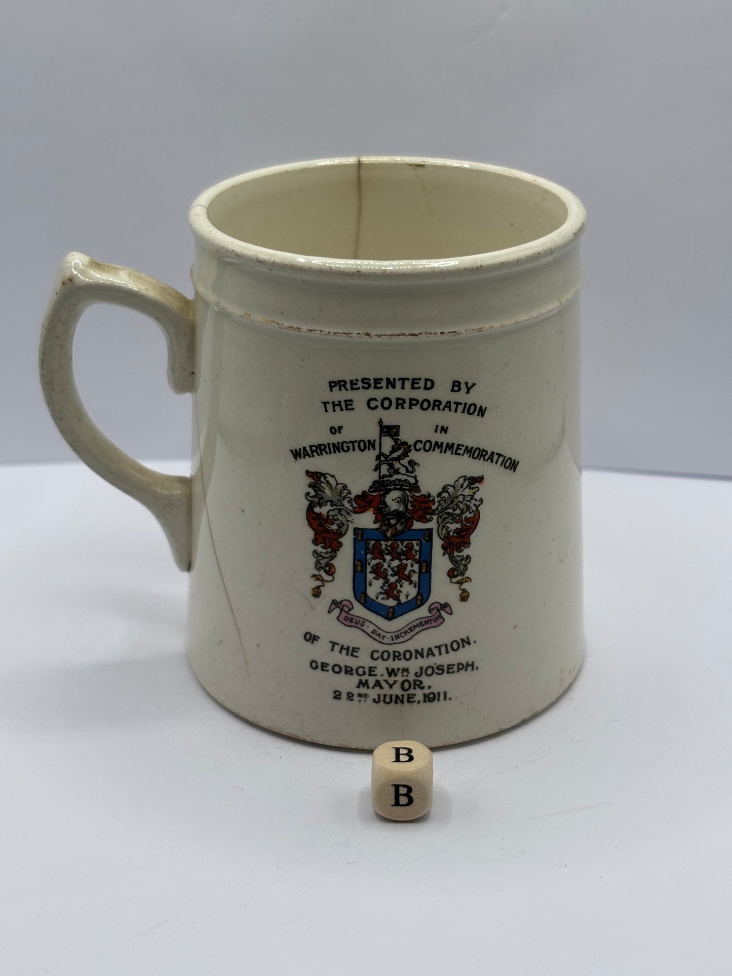 Vintage royalty mug (B)
