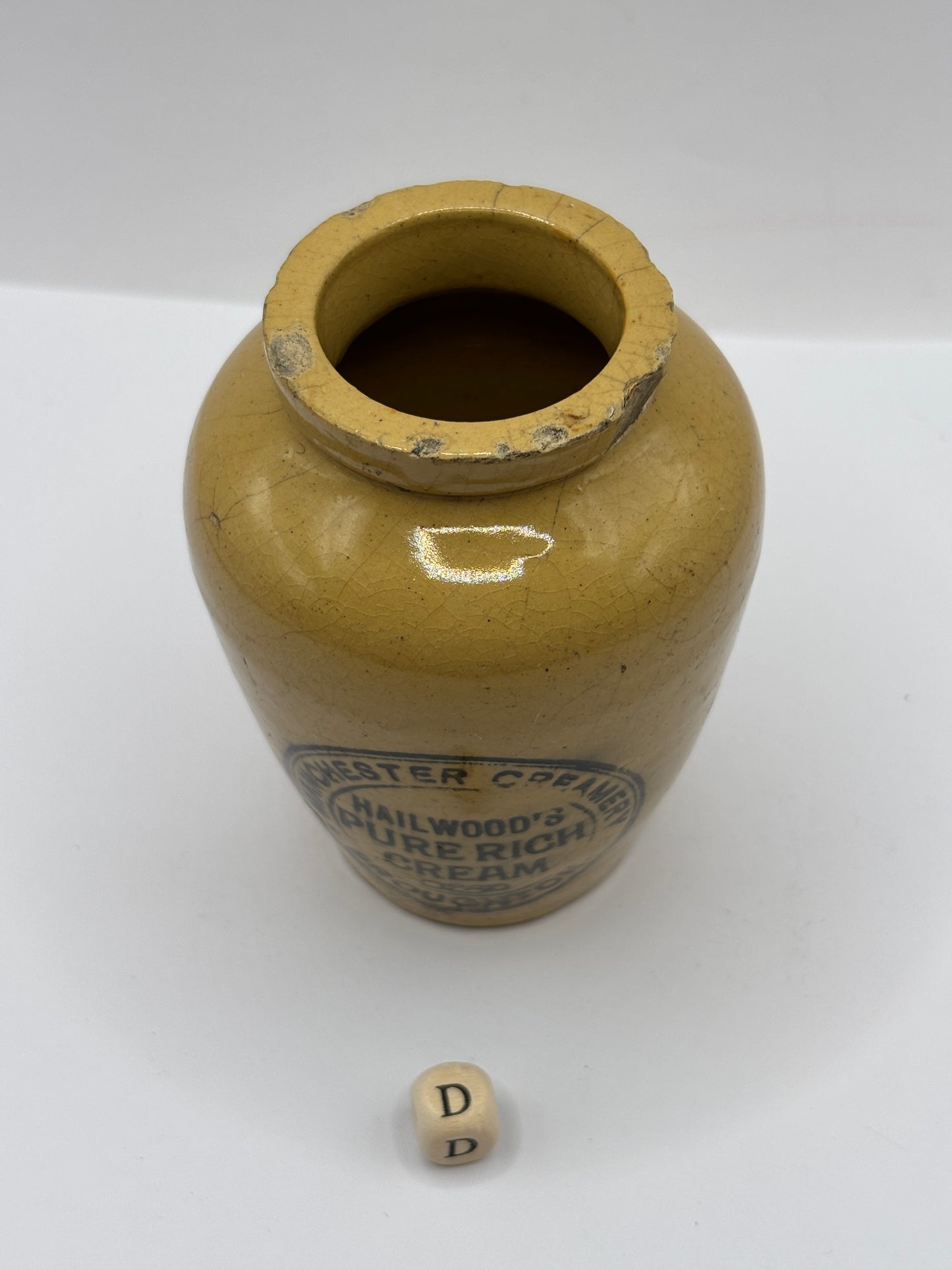 Old Manchester advertising cream pot, Manchester creamery Hailwoods cream (D) chipped