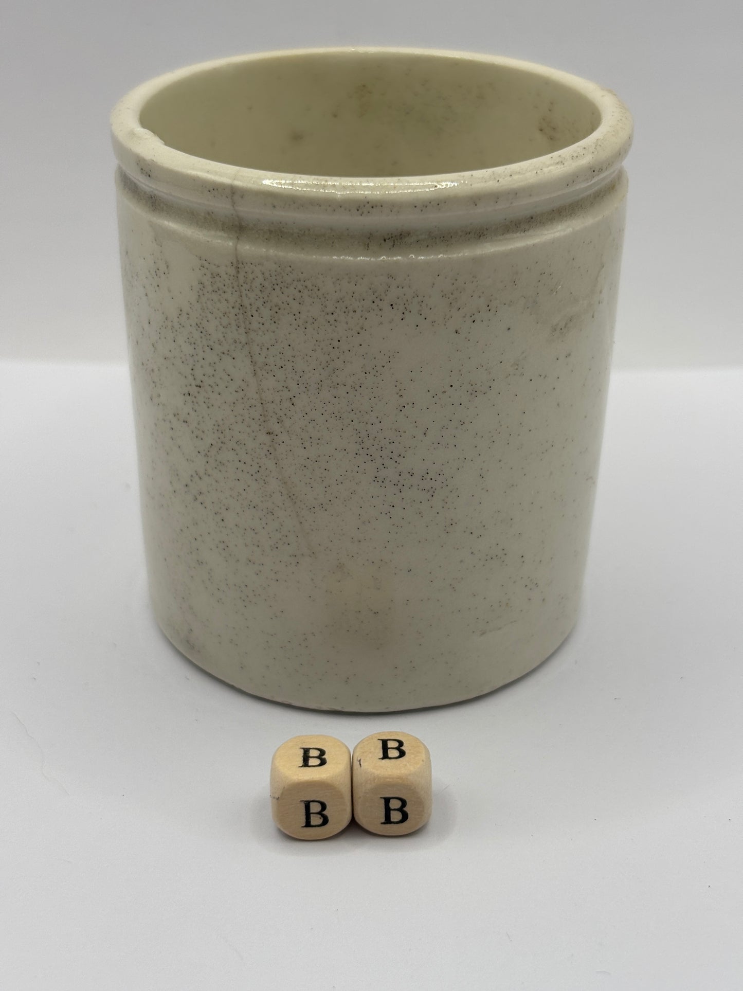 Old chunky stoneware pot (BB) hairline