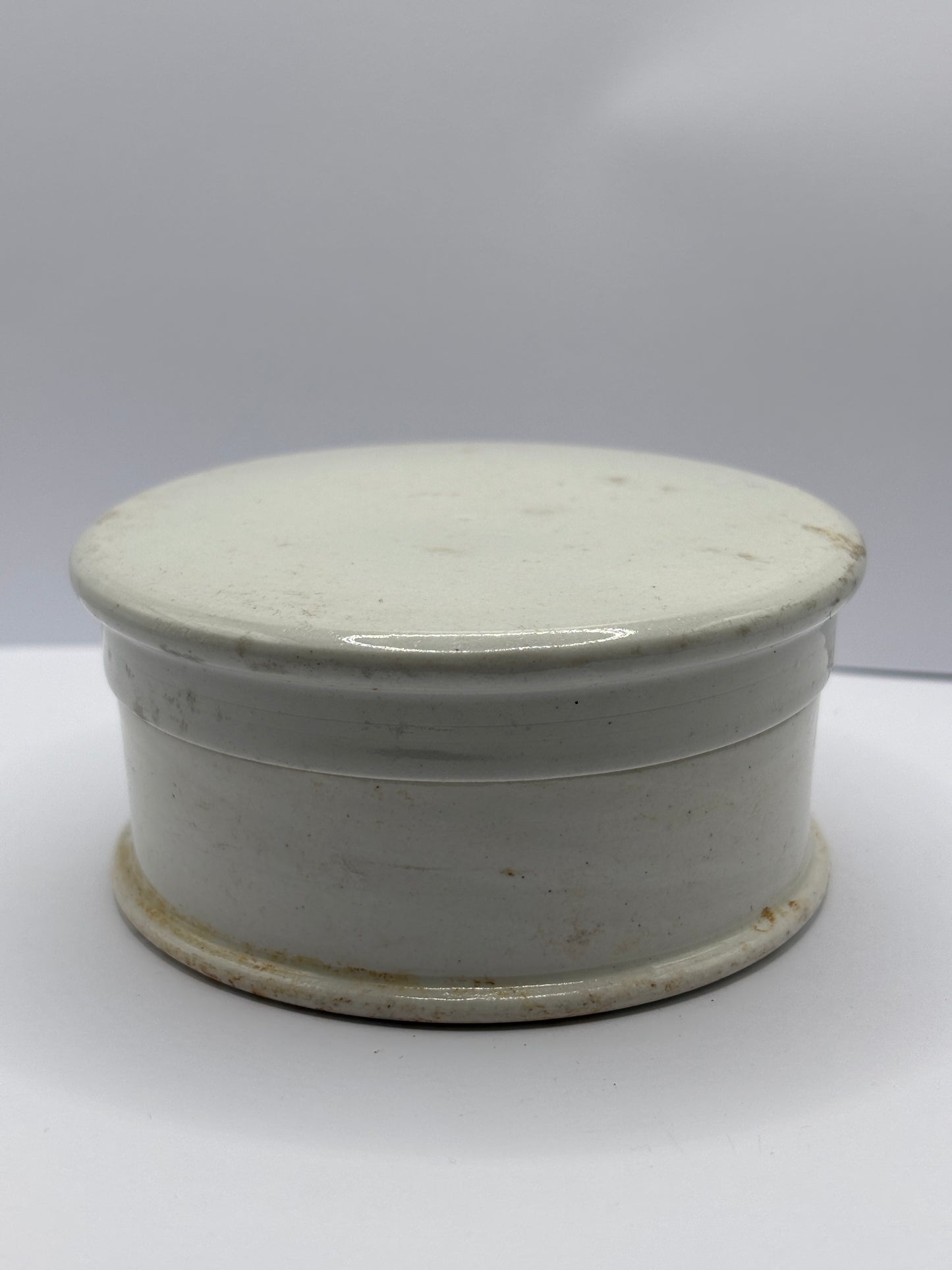 Old plain pot lid and base