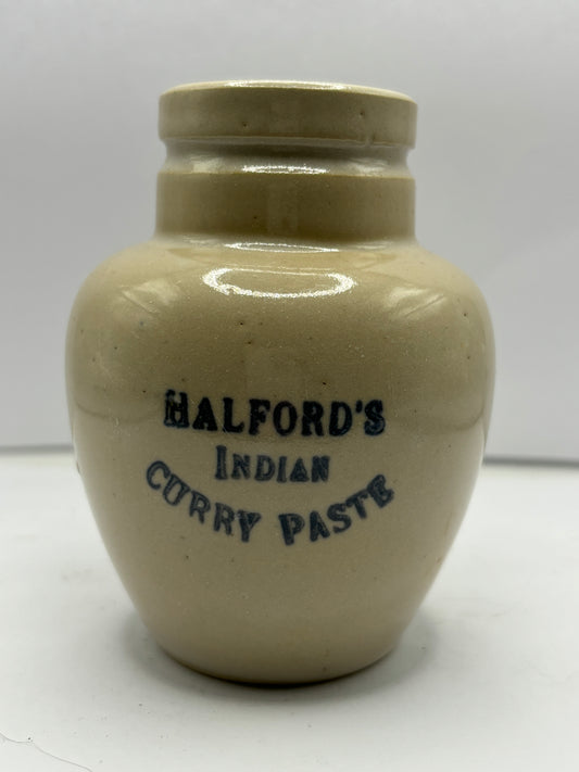 stoneware curry paste pot