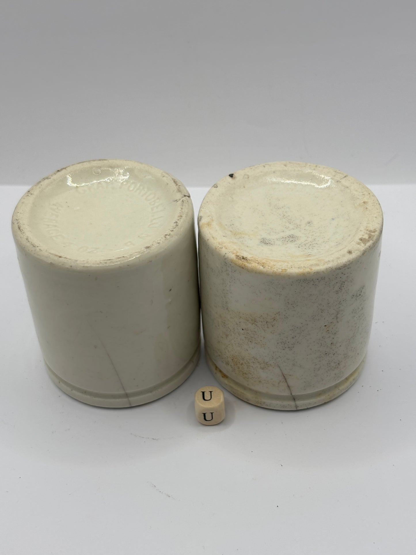 2 Old chunky stoneware pots (u)