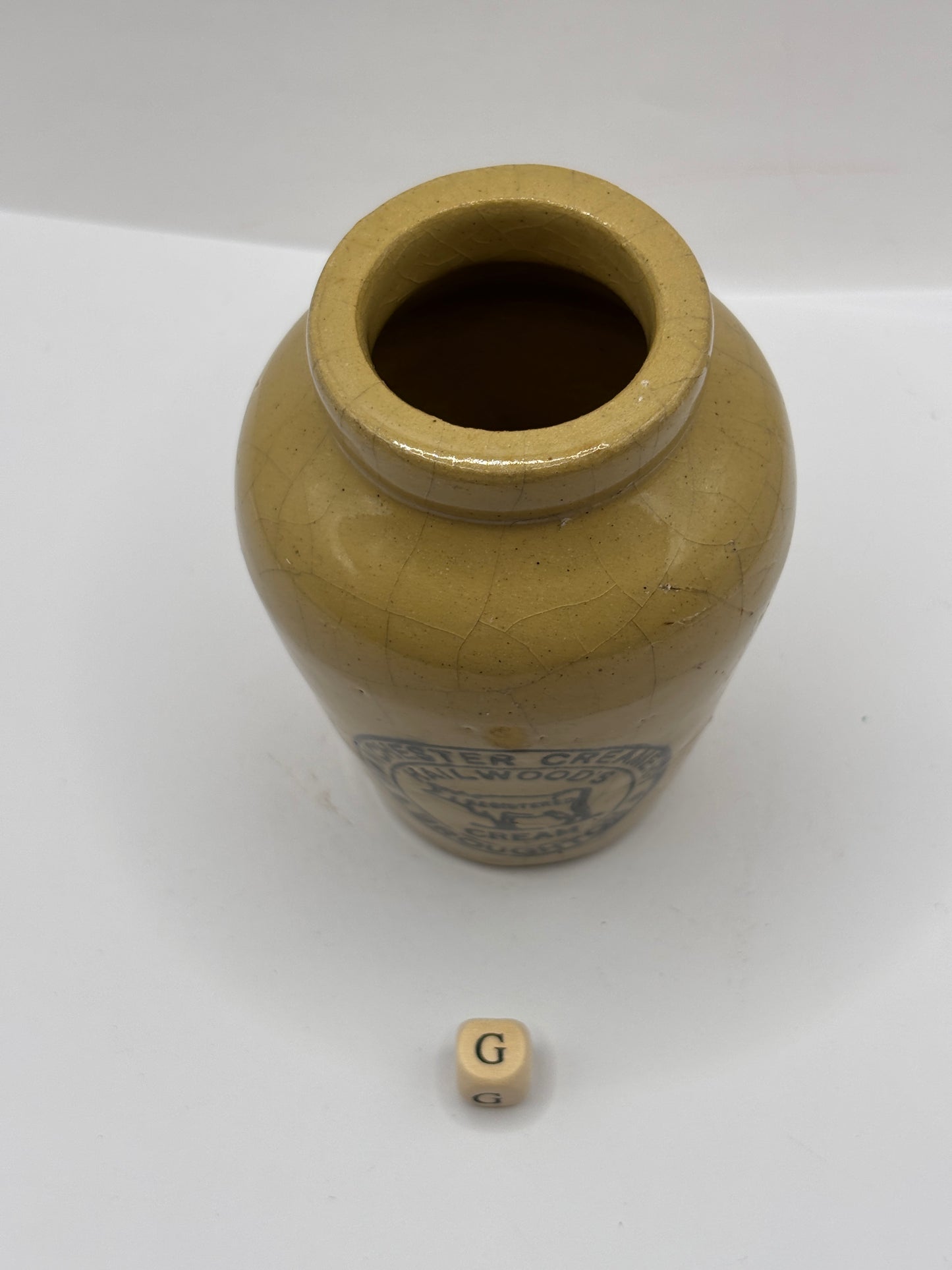 Old Manchester advertising cream pot, Manchester creamery (G)